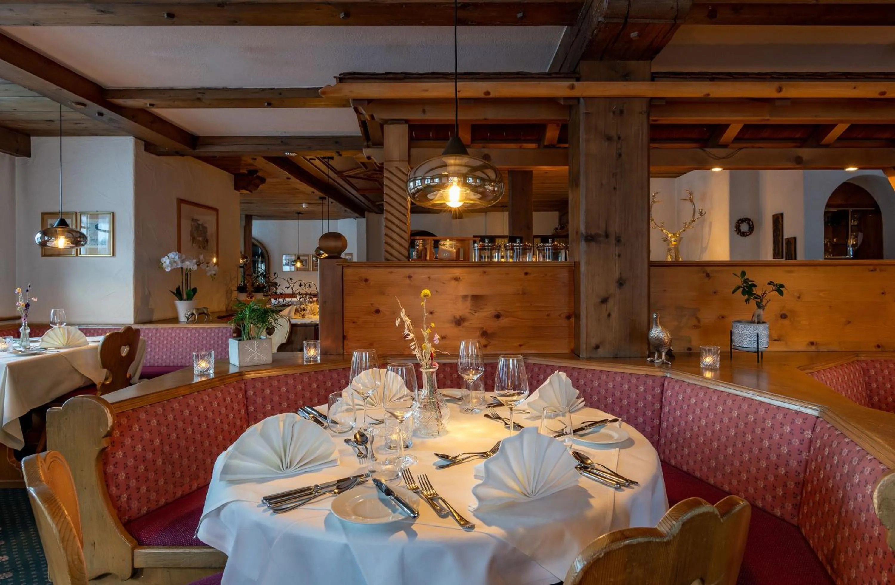 Restaurant/places to eat in Sunstar Hotel Klosters