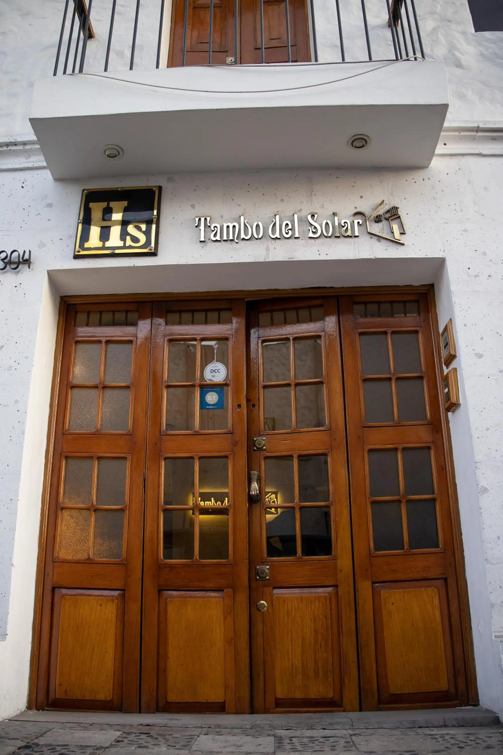 Facade/entrance in Tambo del Solar