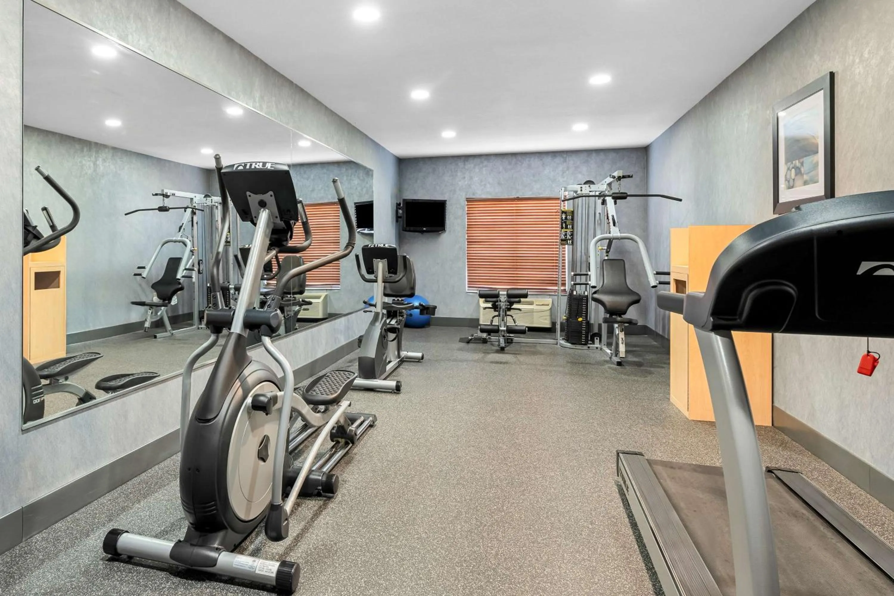 Fitness centre/facilities in Best Western Plus - Magee Inn & Suites