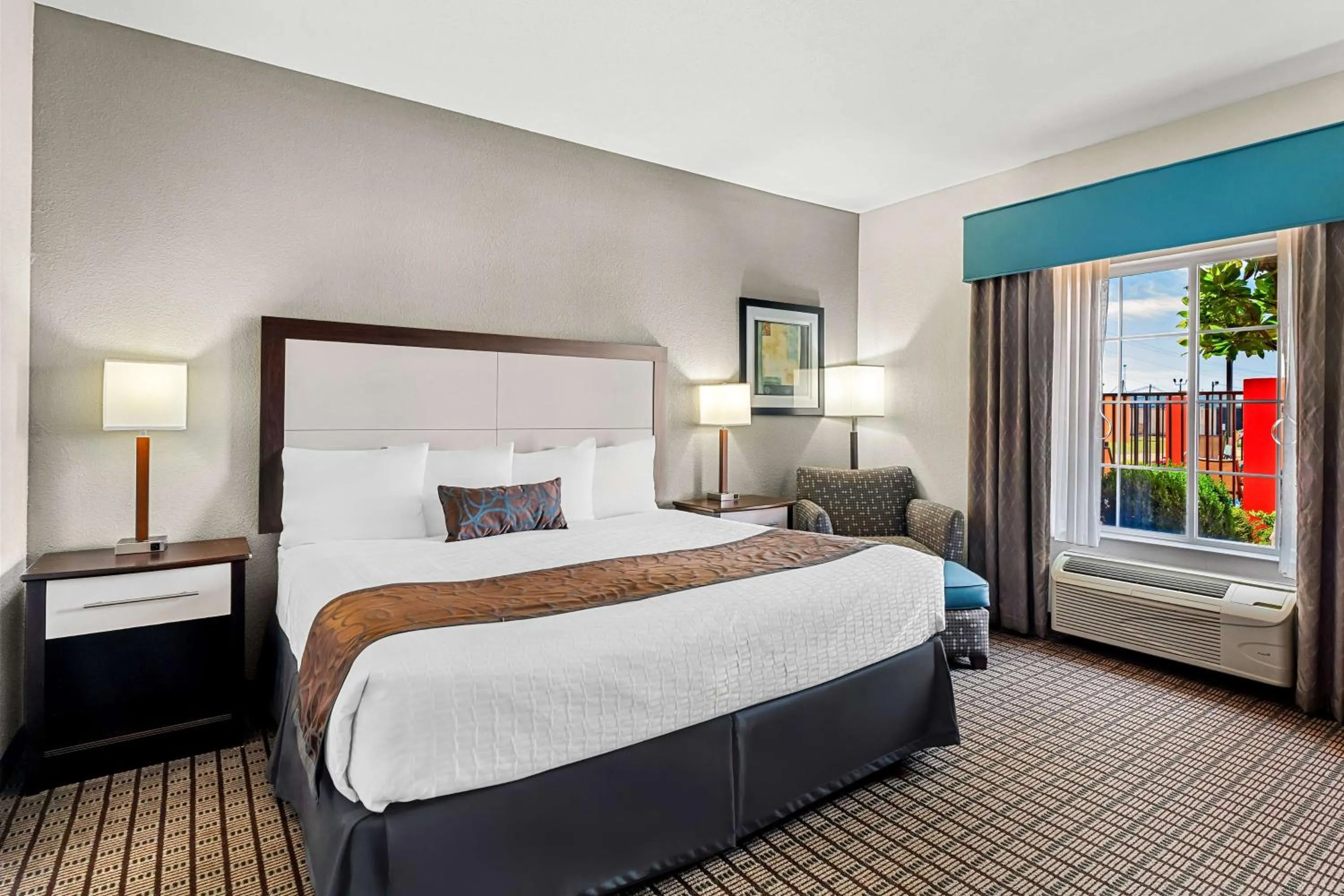 Bedroom, Bed in Best Western Plus - Magee Inn & Suites