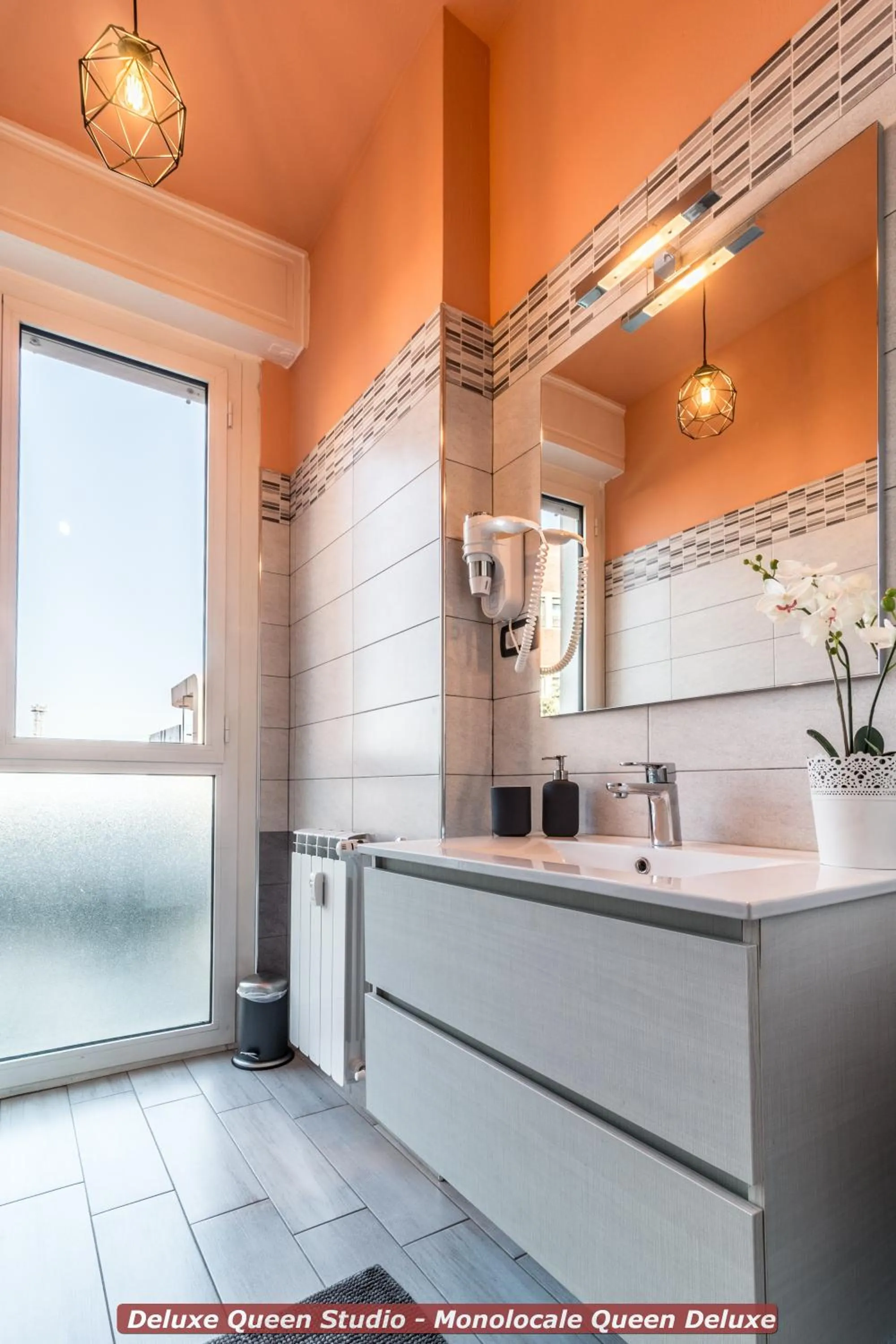 Bathroom in 4 Star Bologna Train Station - Self Check-In