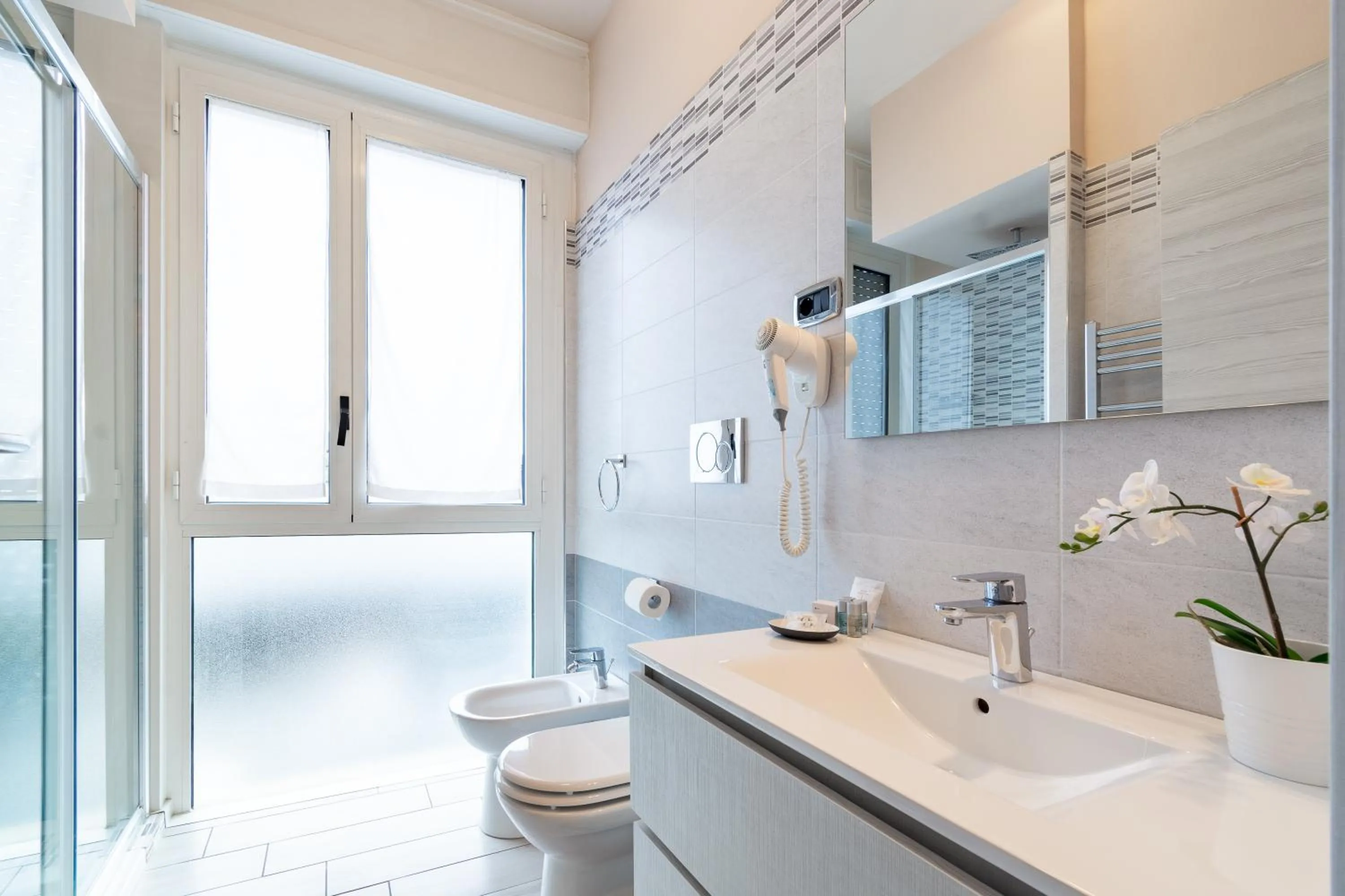 Bathroom in 4 Star Bologna Train Station - Self Check-In