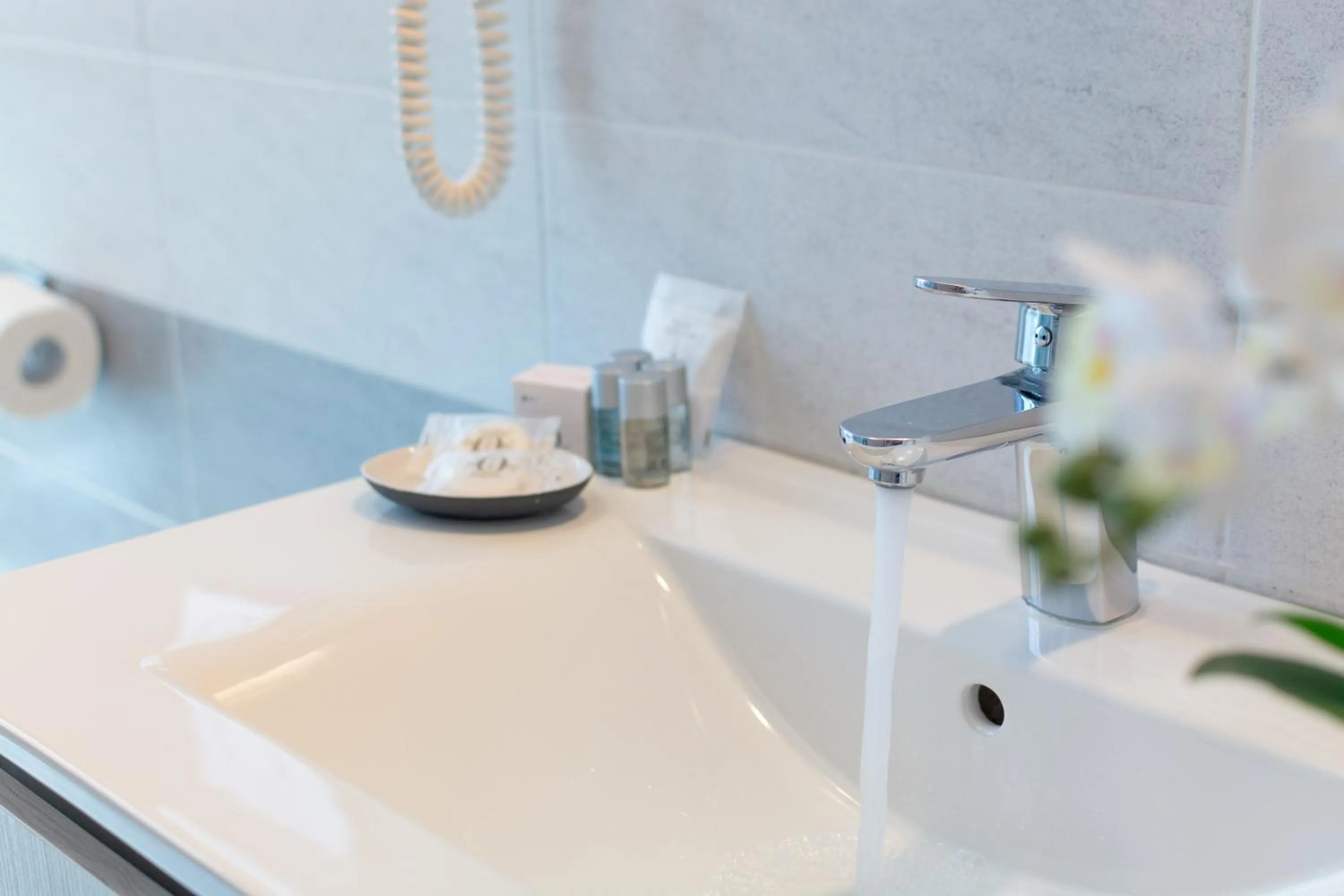 Bathroom in 4 Star Bologna Train Station - Self Check-In