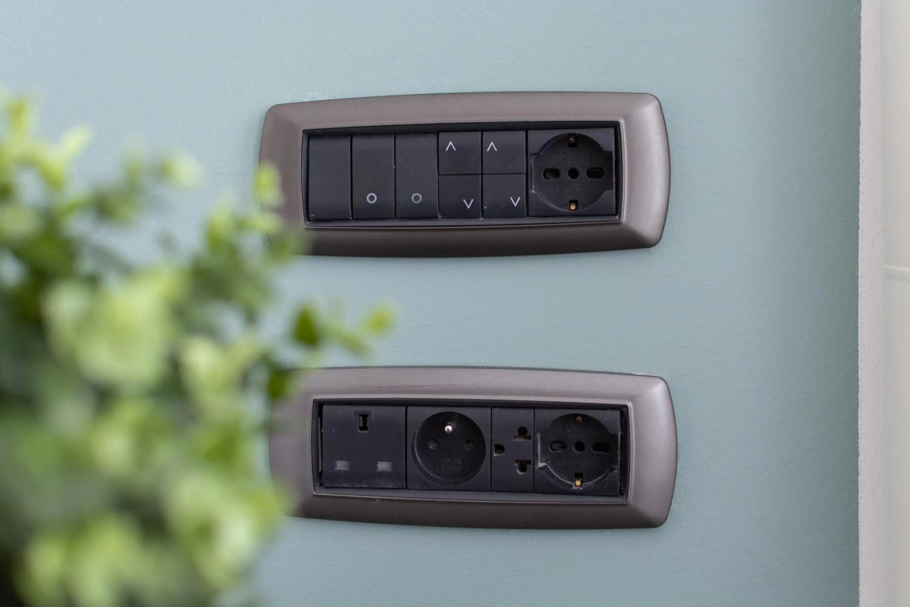 Decorative detail in 4 Star Bologna Train Station - Self Check-In