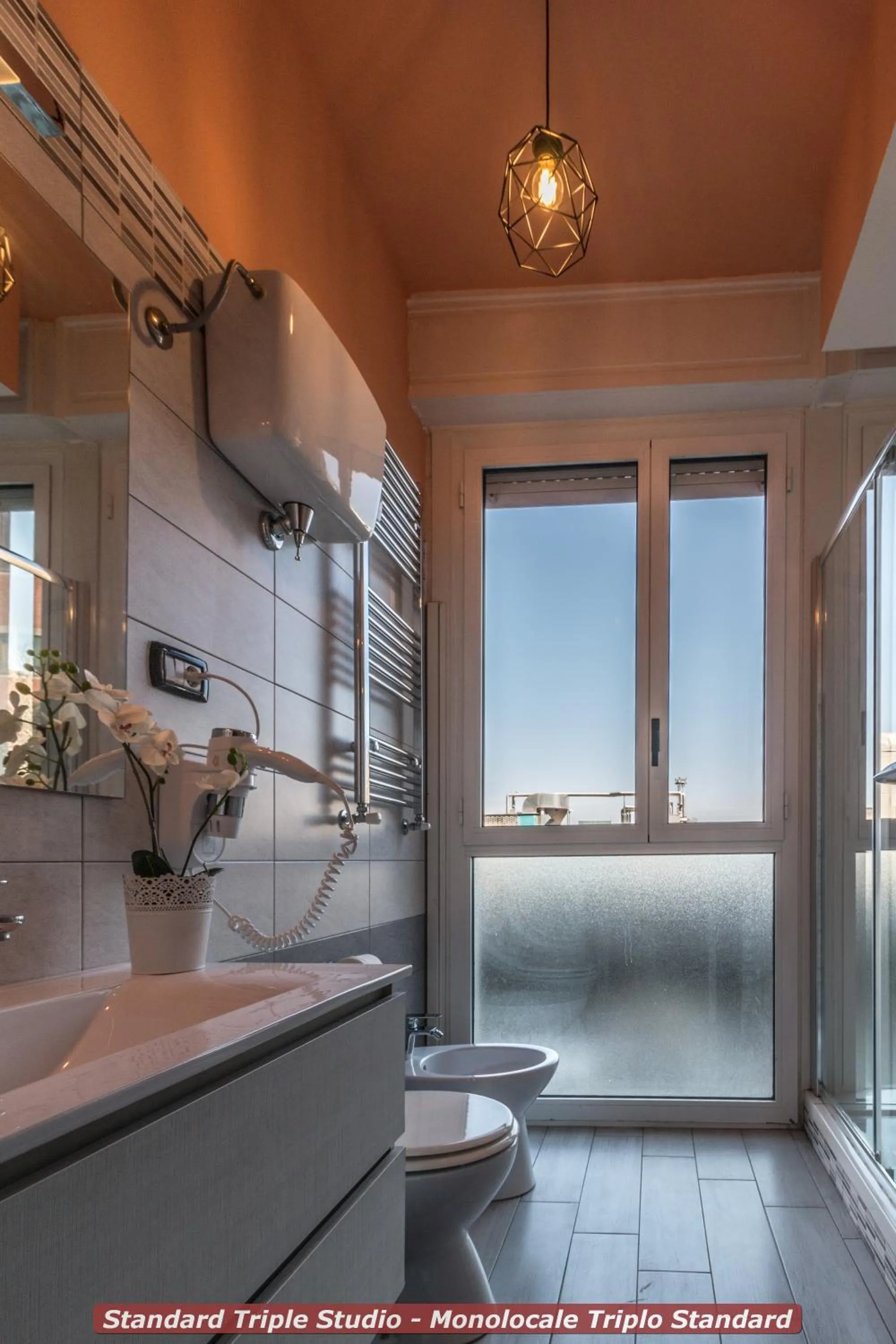 Bathroom in 4 Star Bologna Train Station - Self Check-In