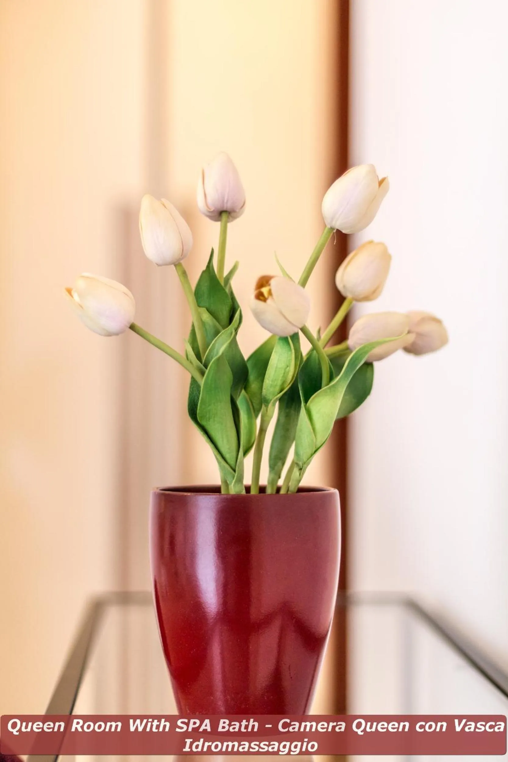 Decorative detail in 4 Star Bologna Train Station - Self Check-In