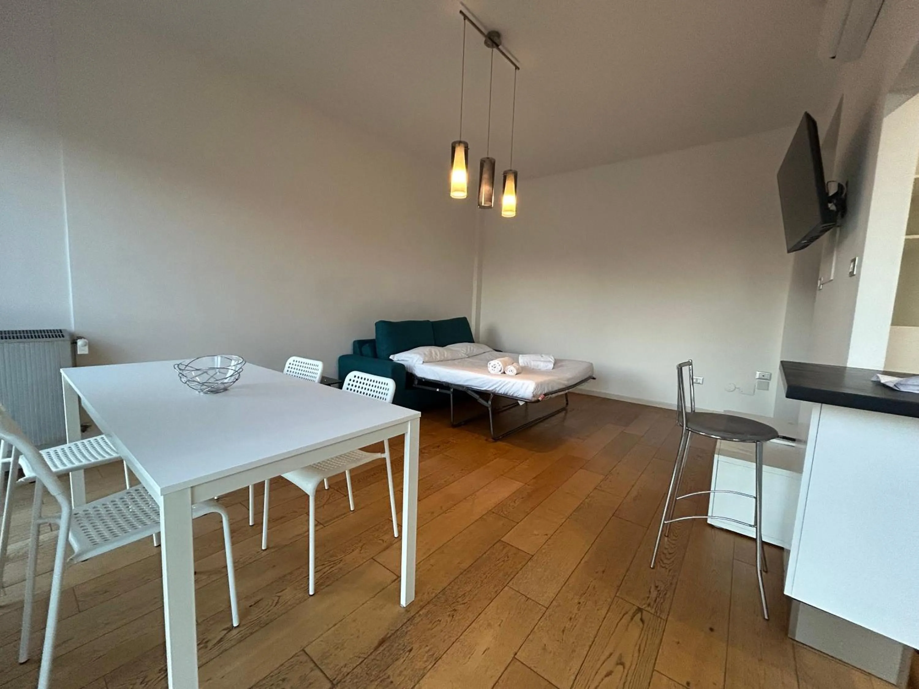 Bed in 4 Star Bologna Train Station - Self Check-In