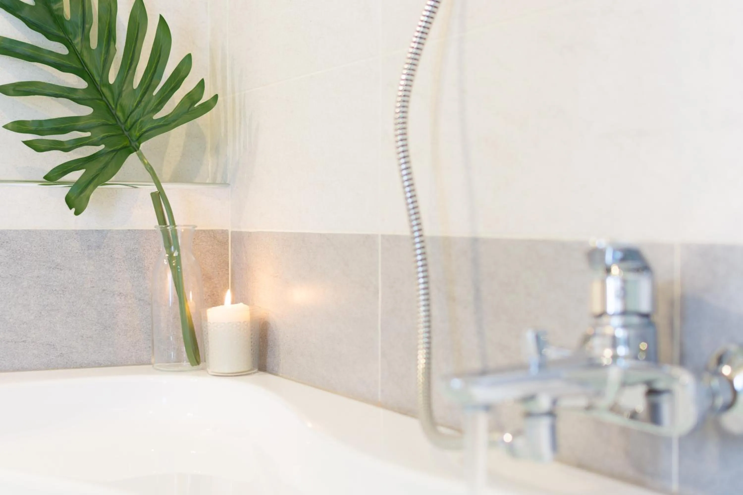 Bath in 4 Star Bologna Train Station - Self Check-In