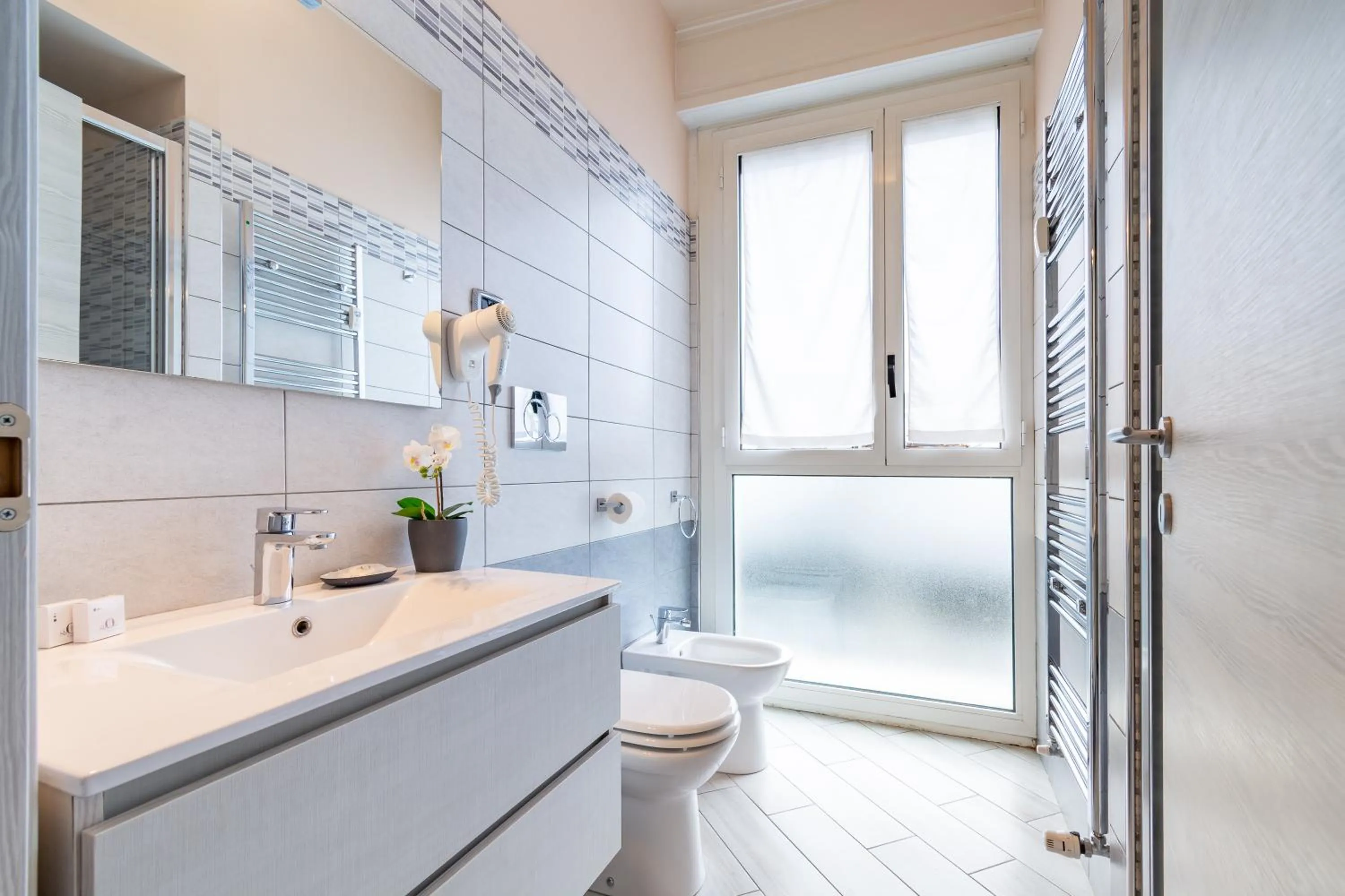 Bathroom in 4 Star Bologna Train Station - Self Check-In