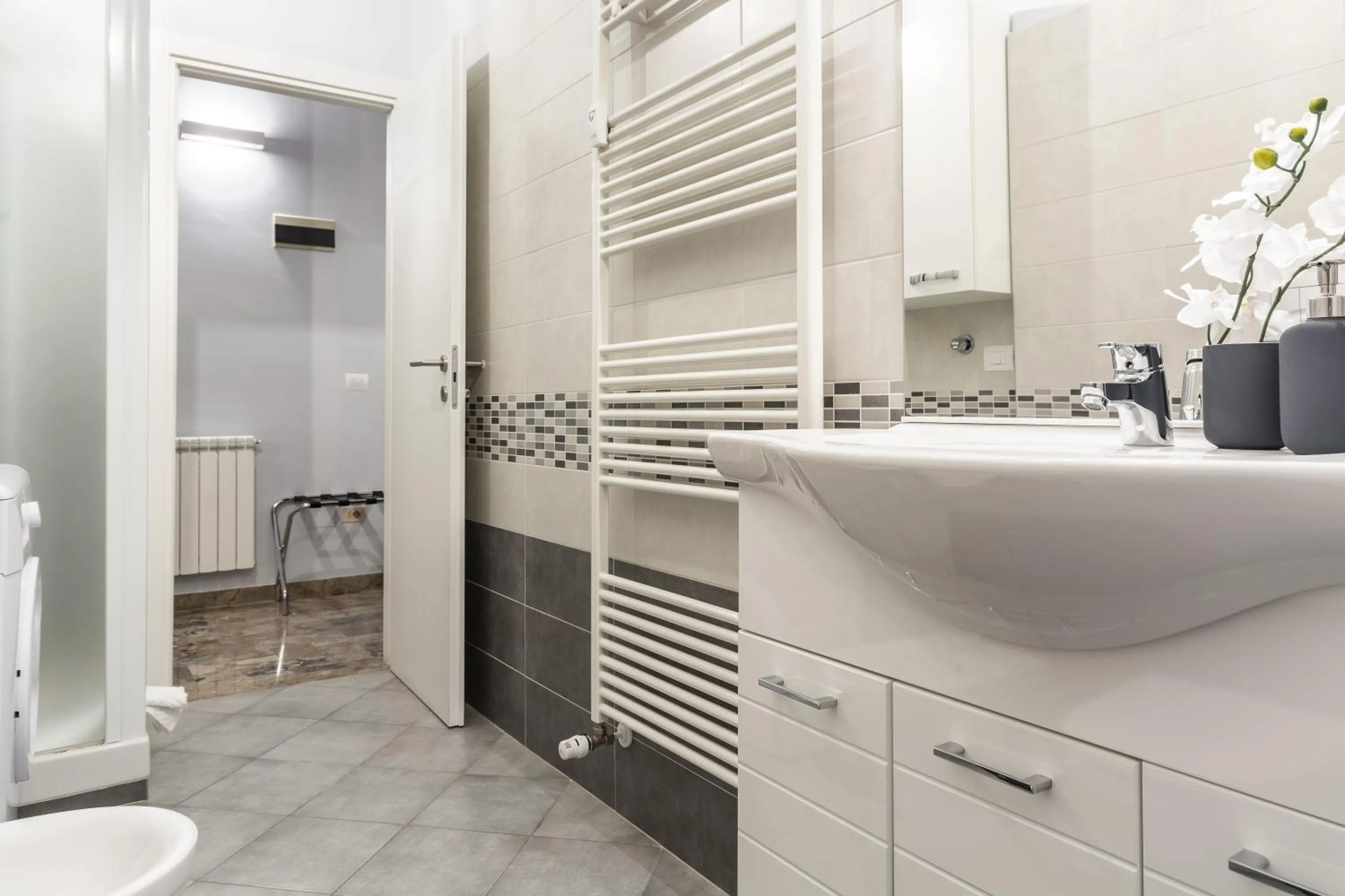 Bathroom in 4 Star Bologna Train Station - Self Check-In