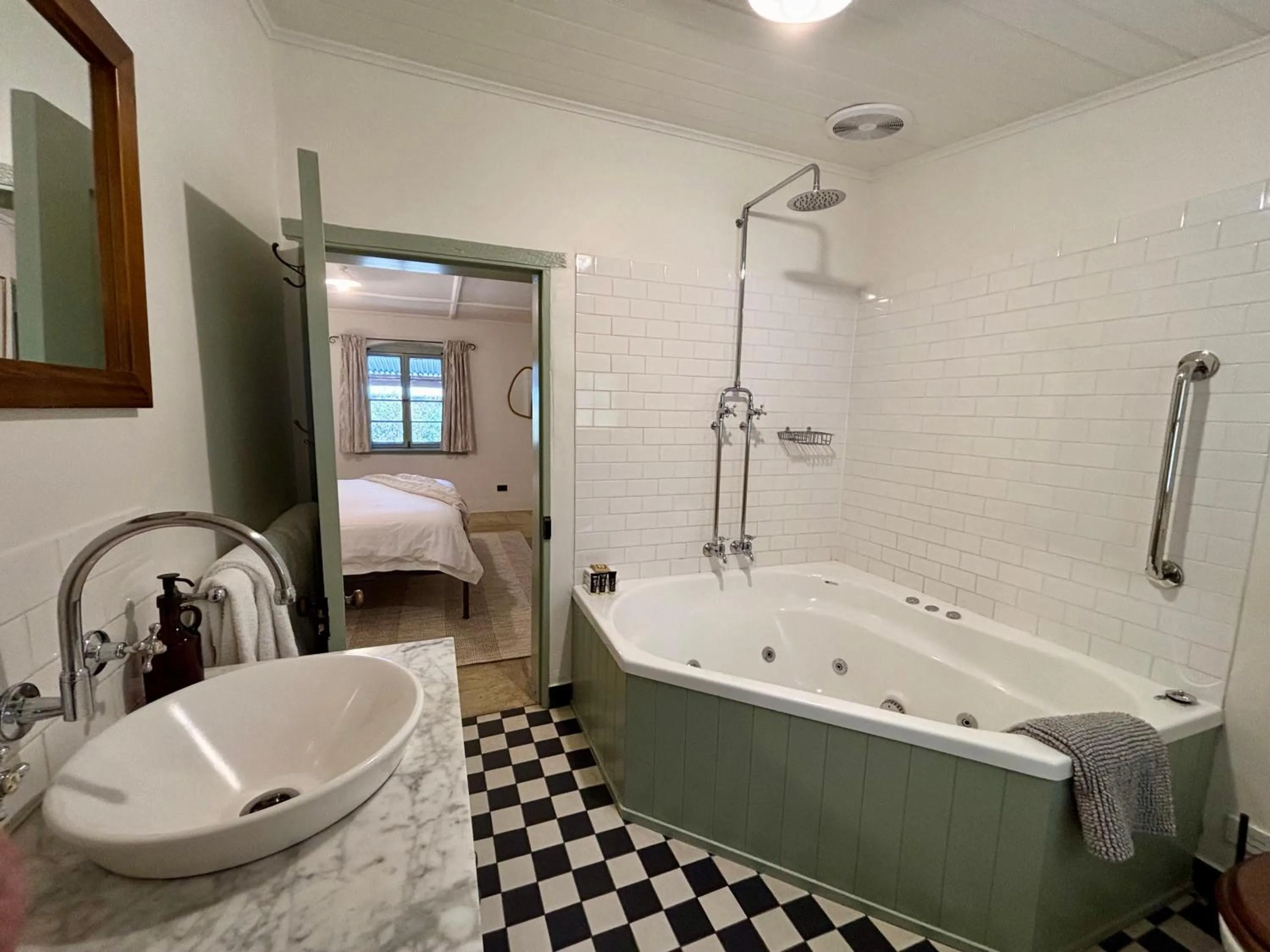 Shower in Goat Square House - Historic Row Cottages