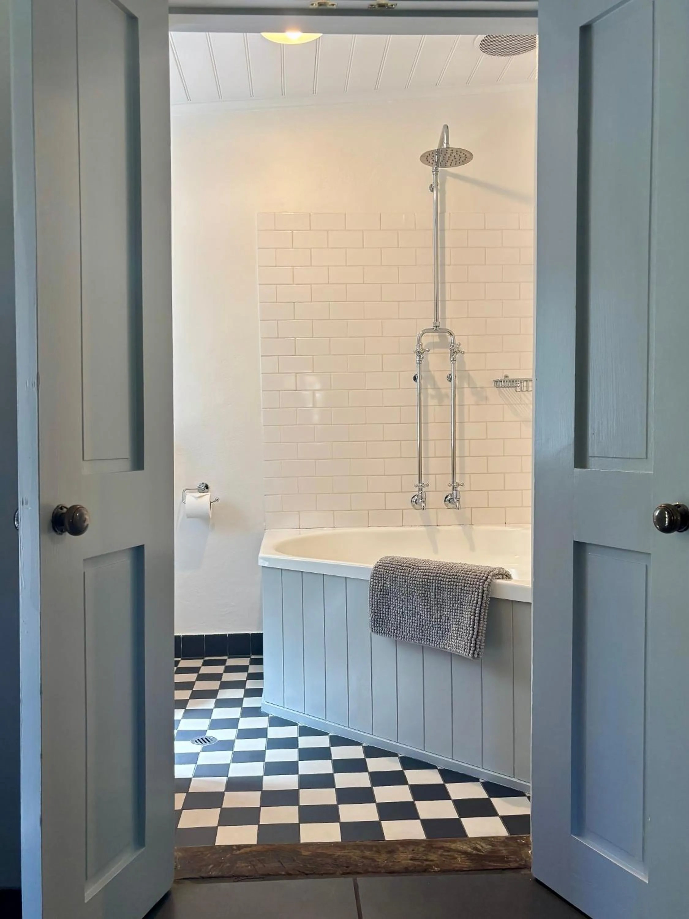 Shower in Goat Square House - Historic Row Cottages