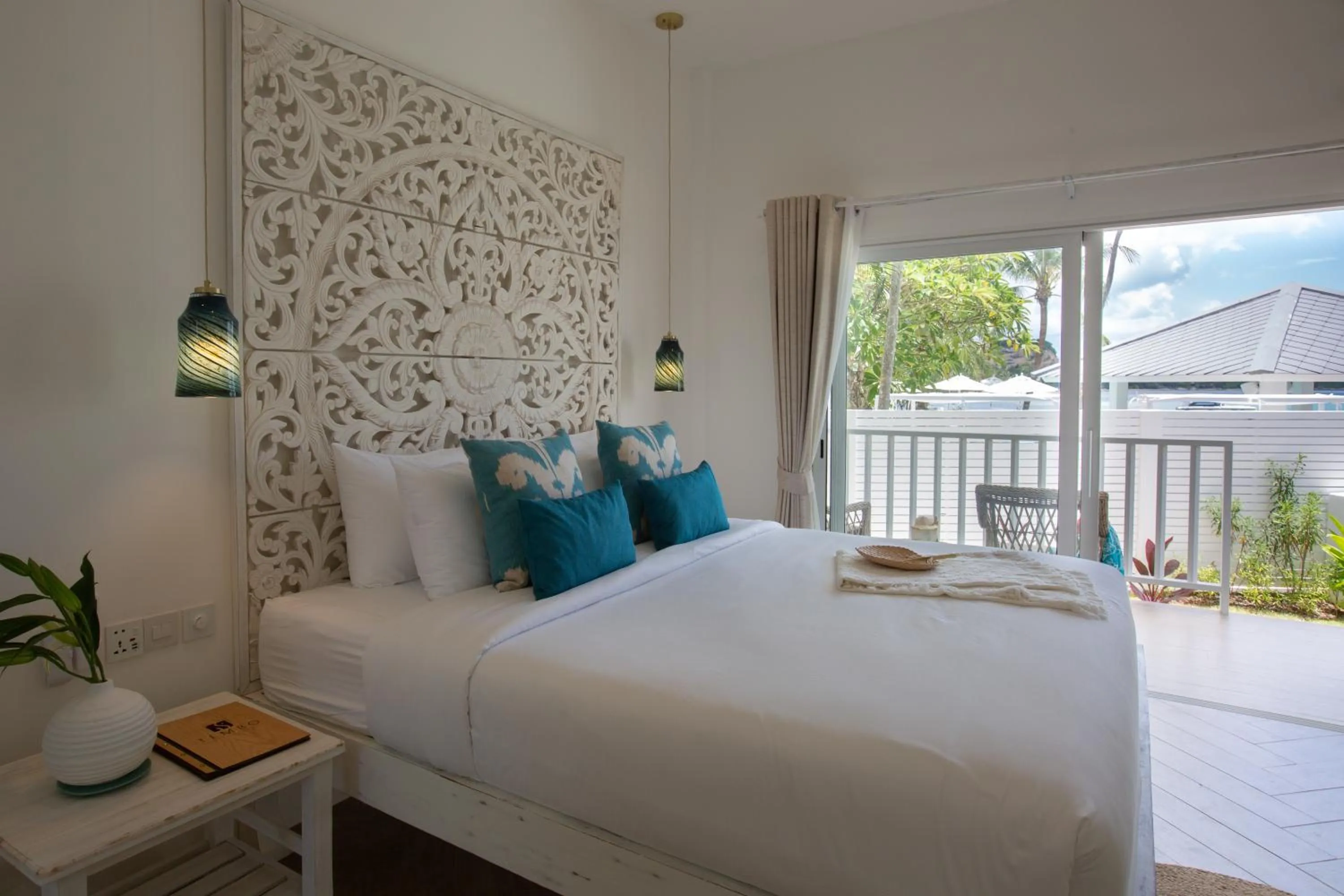 View (from property/room), Bed in Tembo Beach Club & Resort