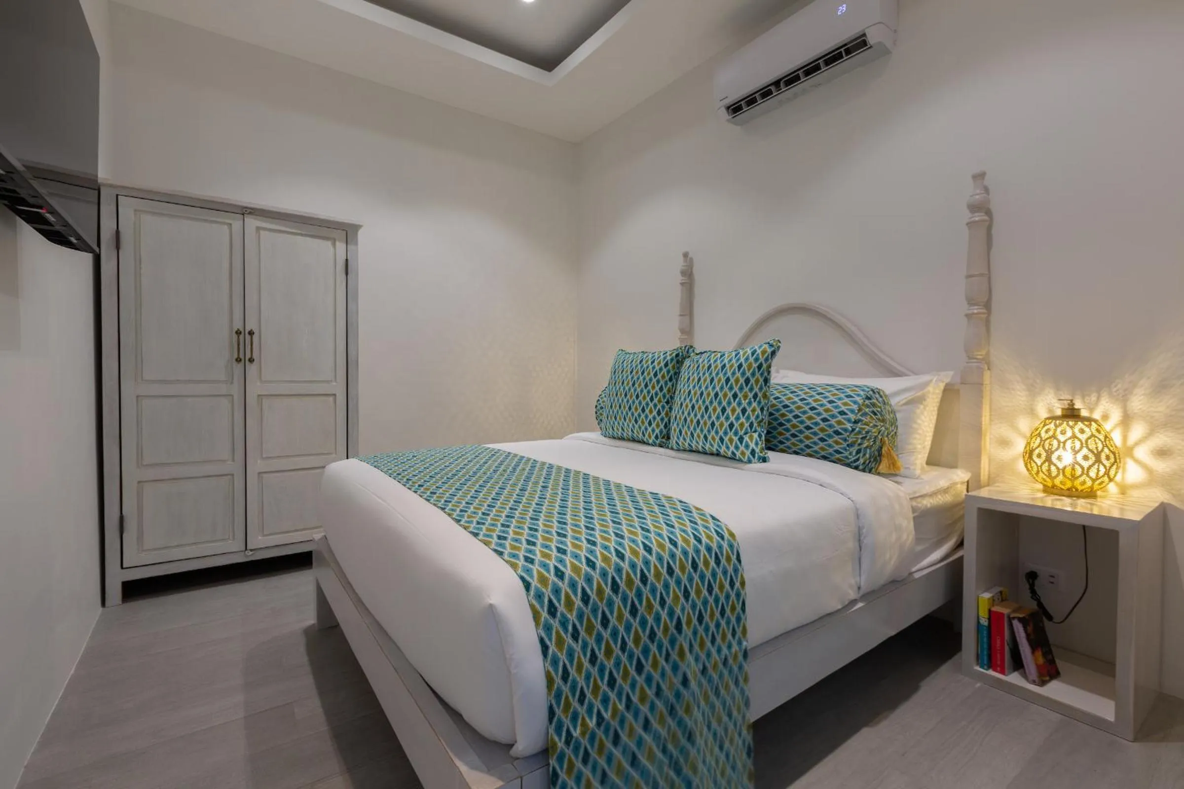 Bedroom, Bed in Tembo Beach Club & Resort