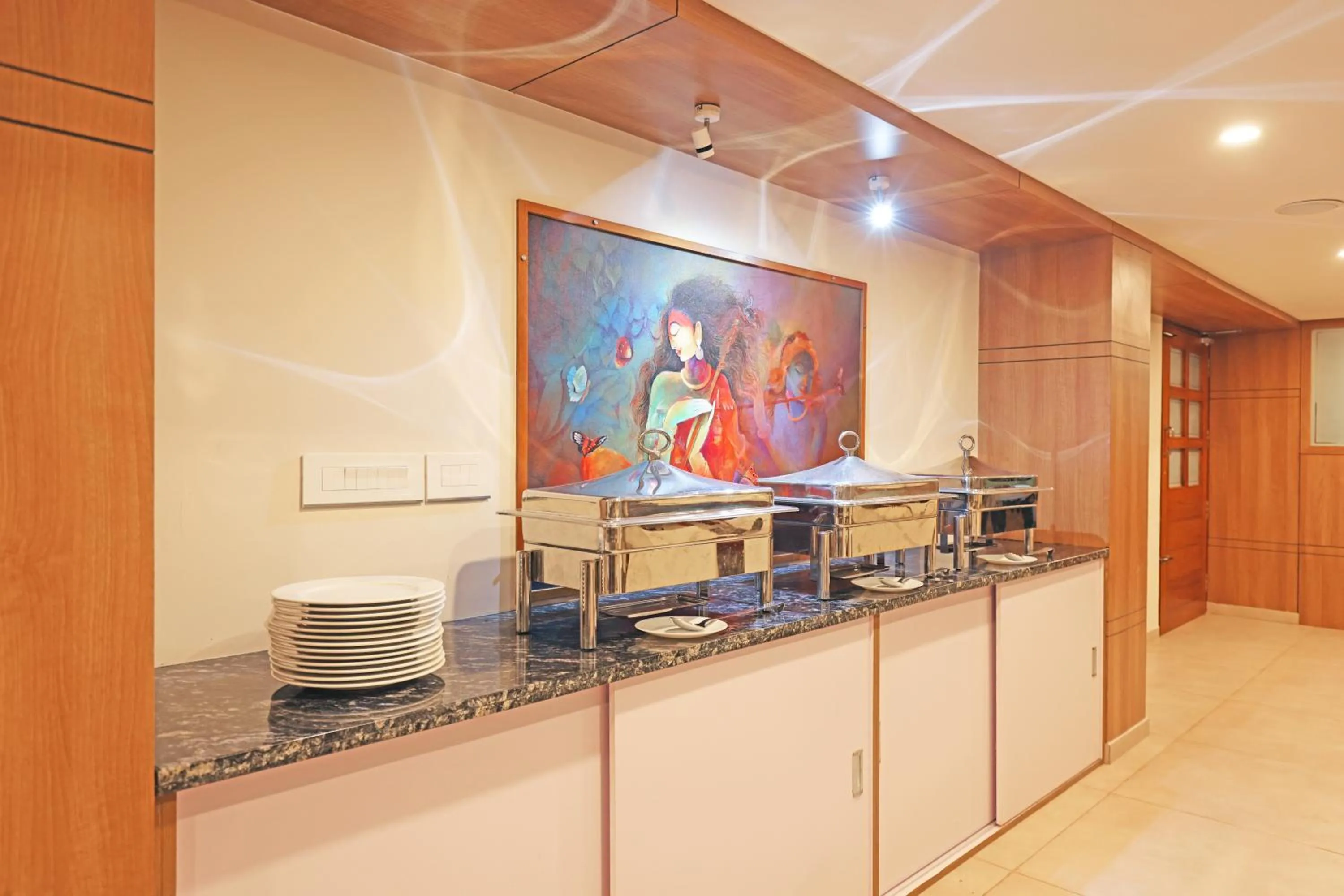 Restaurant/places to eat in Krishnavalsam Regency