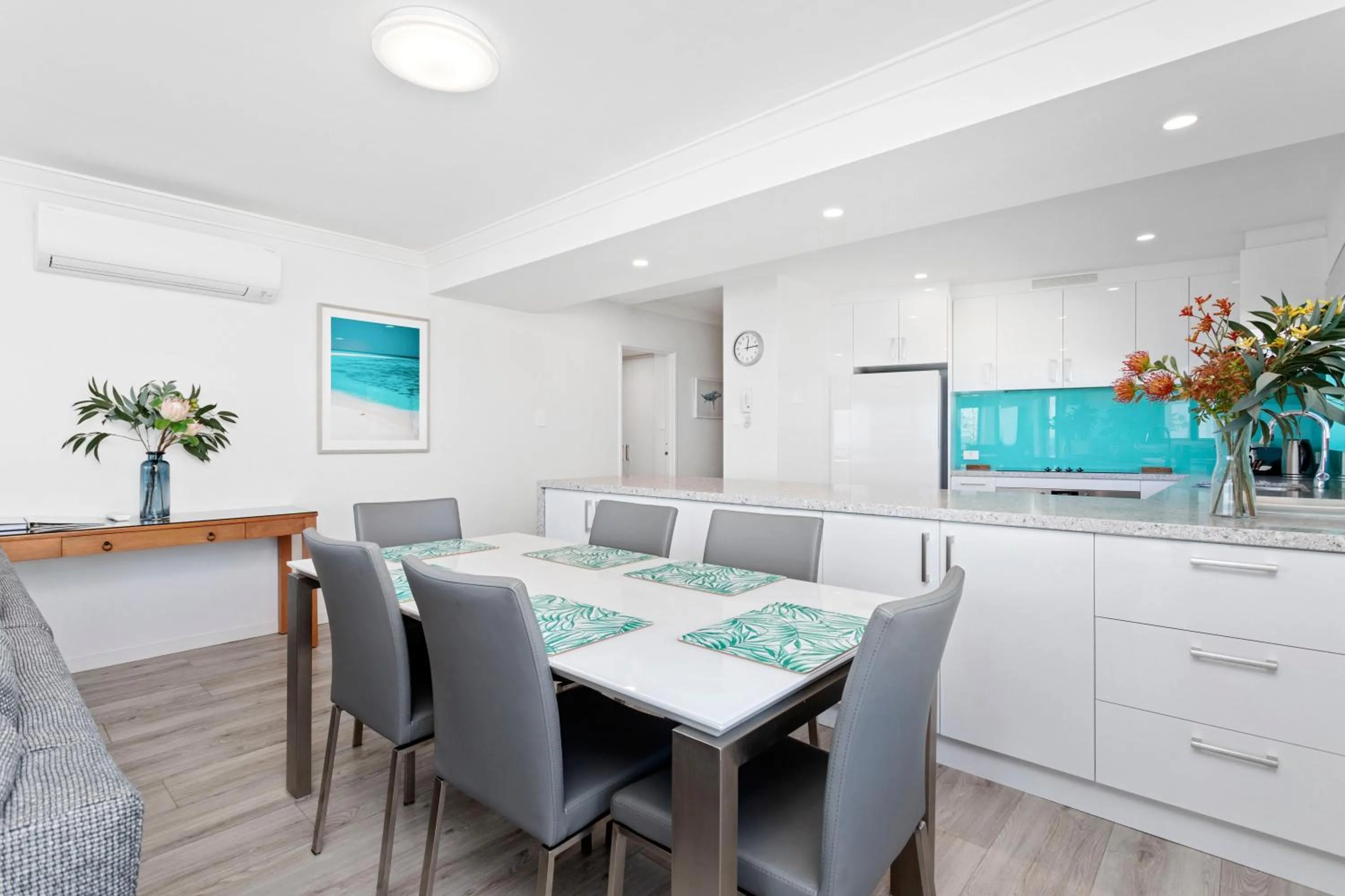 Dining area in Suite 310 Sandcastles 3 Bedroom Deluxe