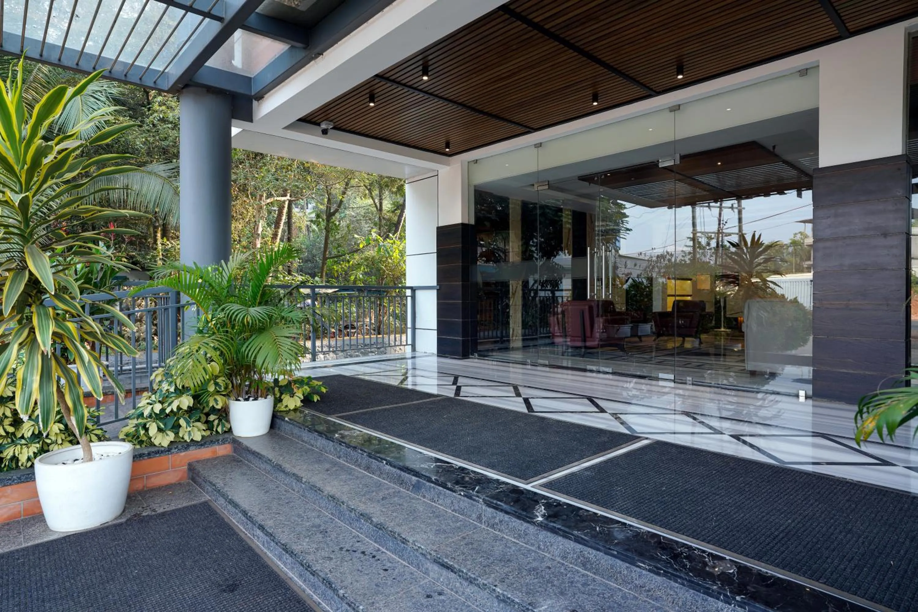 Facade/entrance in Nexstay River Mouth International