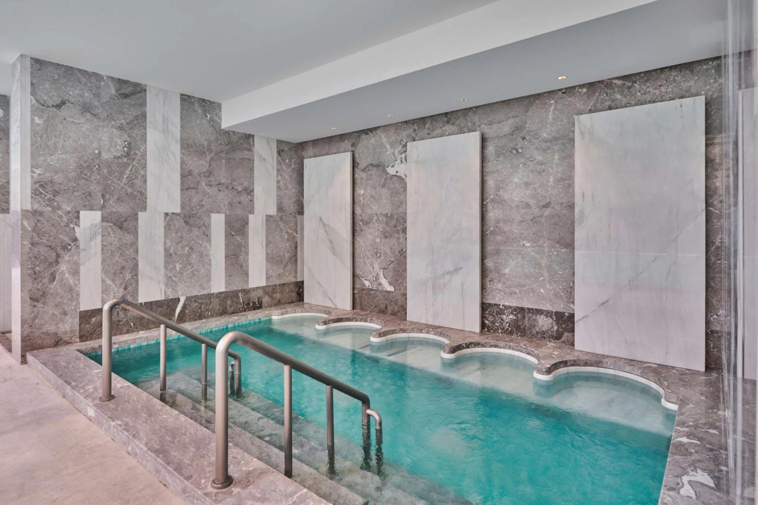 Pool view in Hilton Yancheng