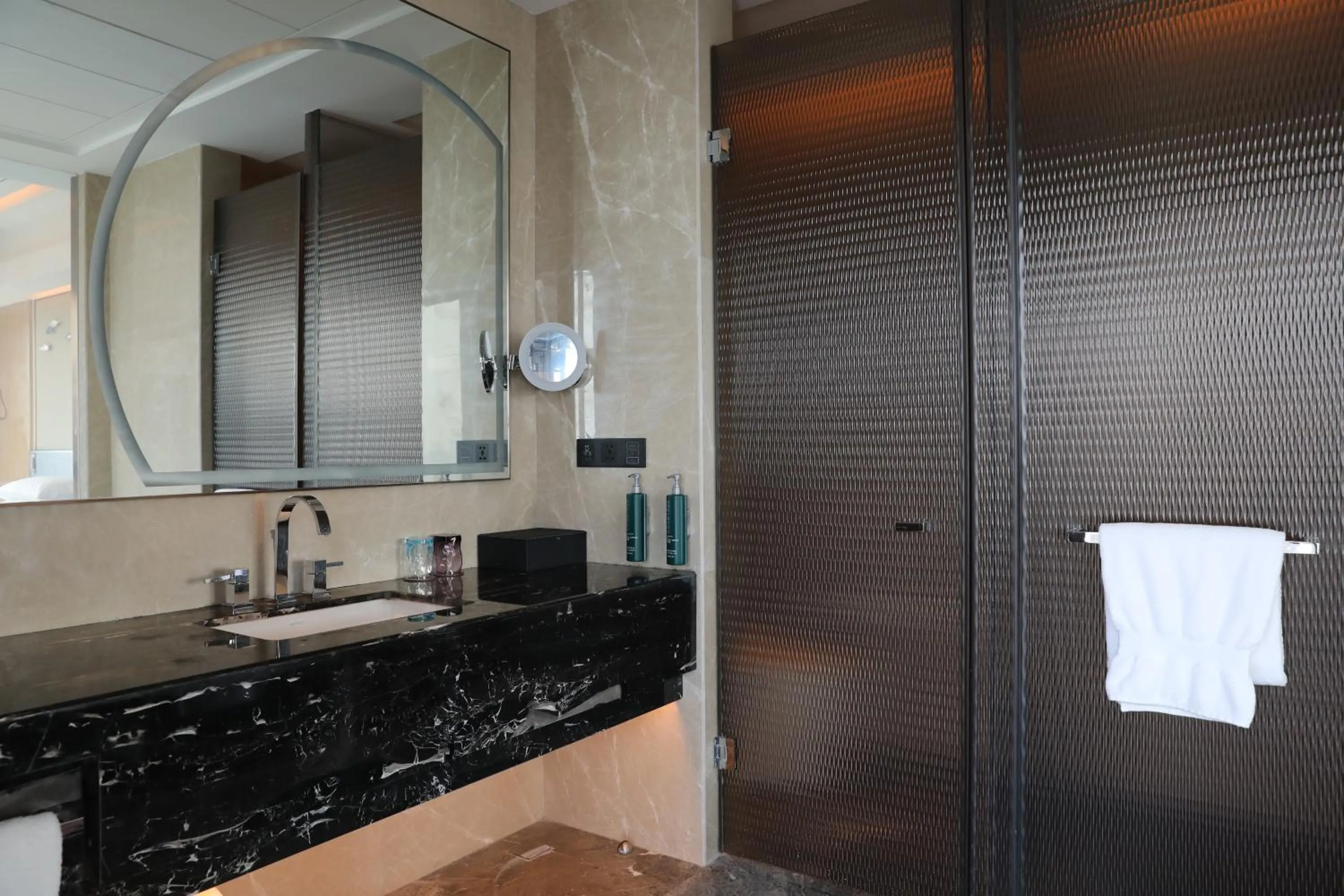 Bathroom in Hilton Yancheng