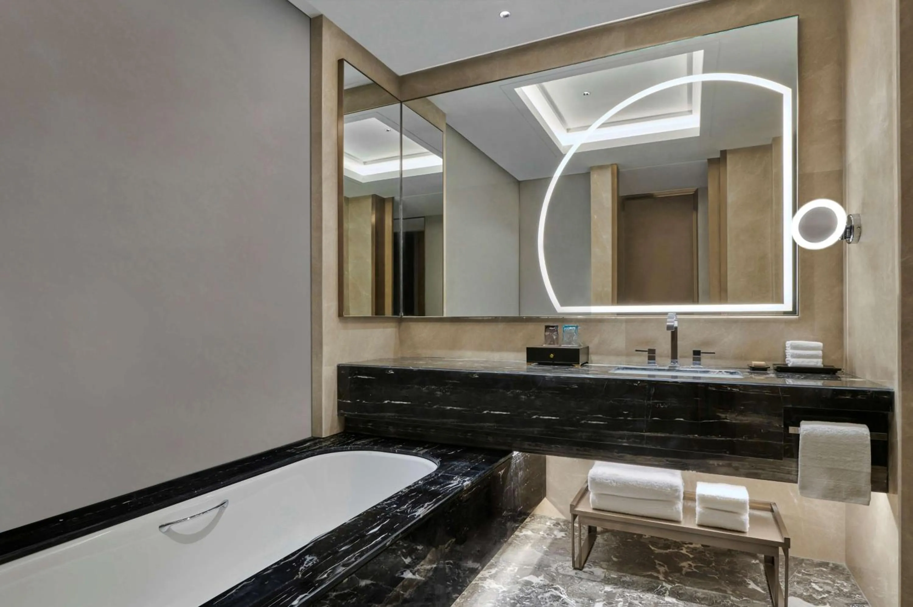 Bathroom in Hilton Yancheng