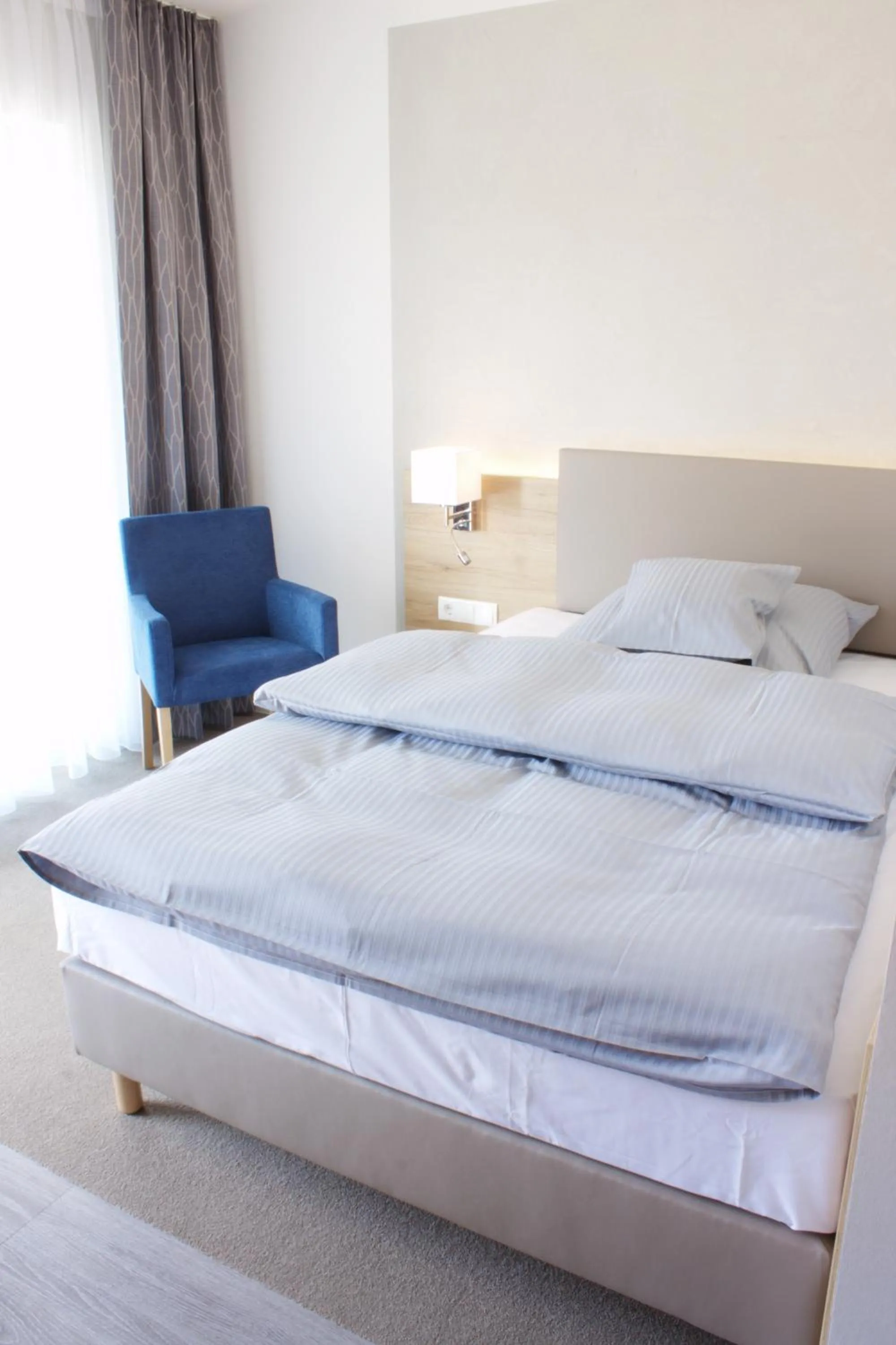 Bed in Stichwehs Hotel am Bahnhof