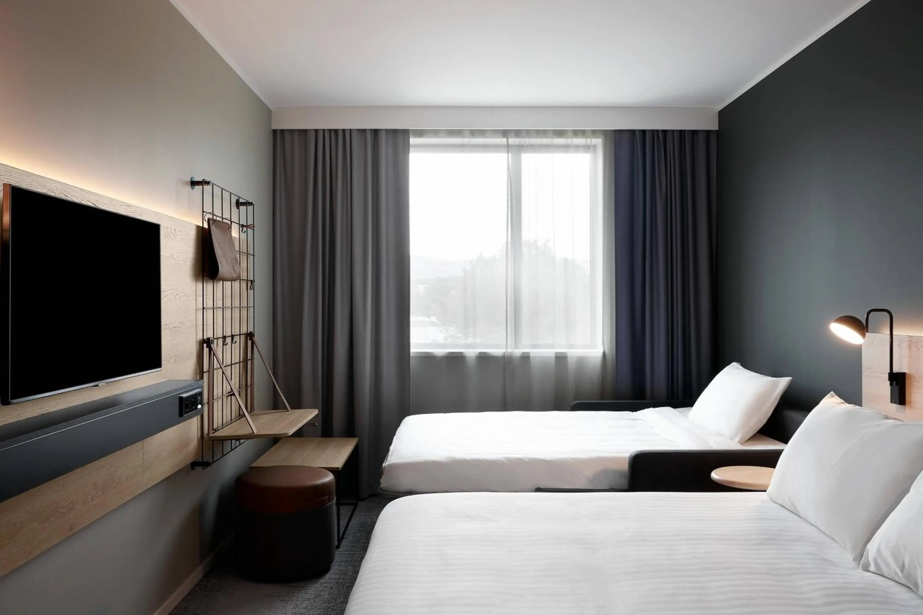 Photo of the whole room, Bed in Moxy Sophia Antipolis