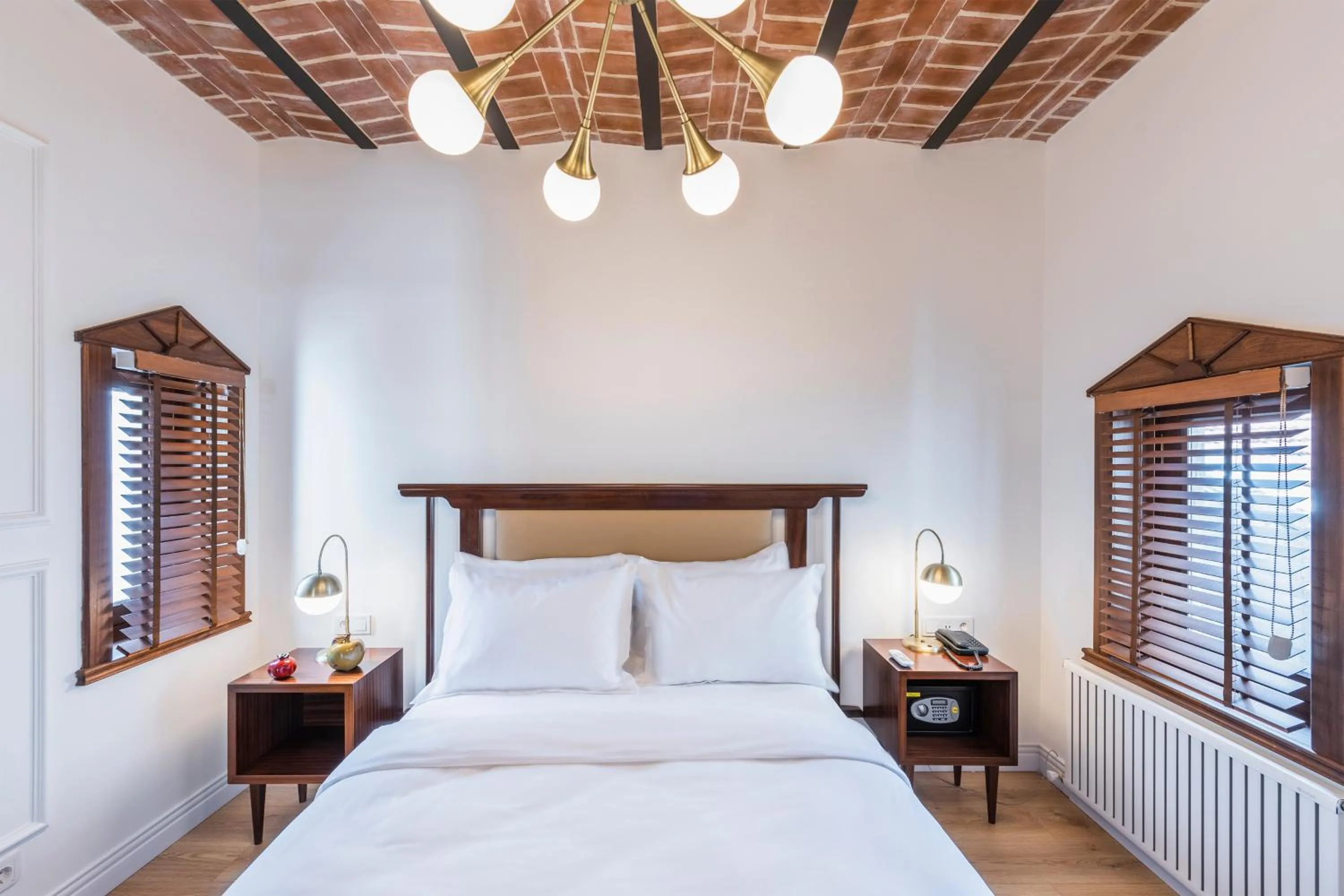 Bed in PeraNox Boutique Hotel