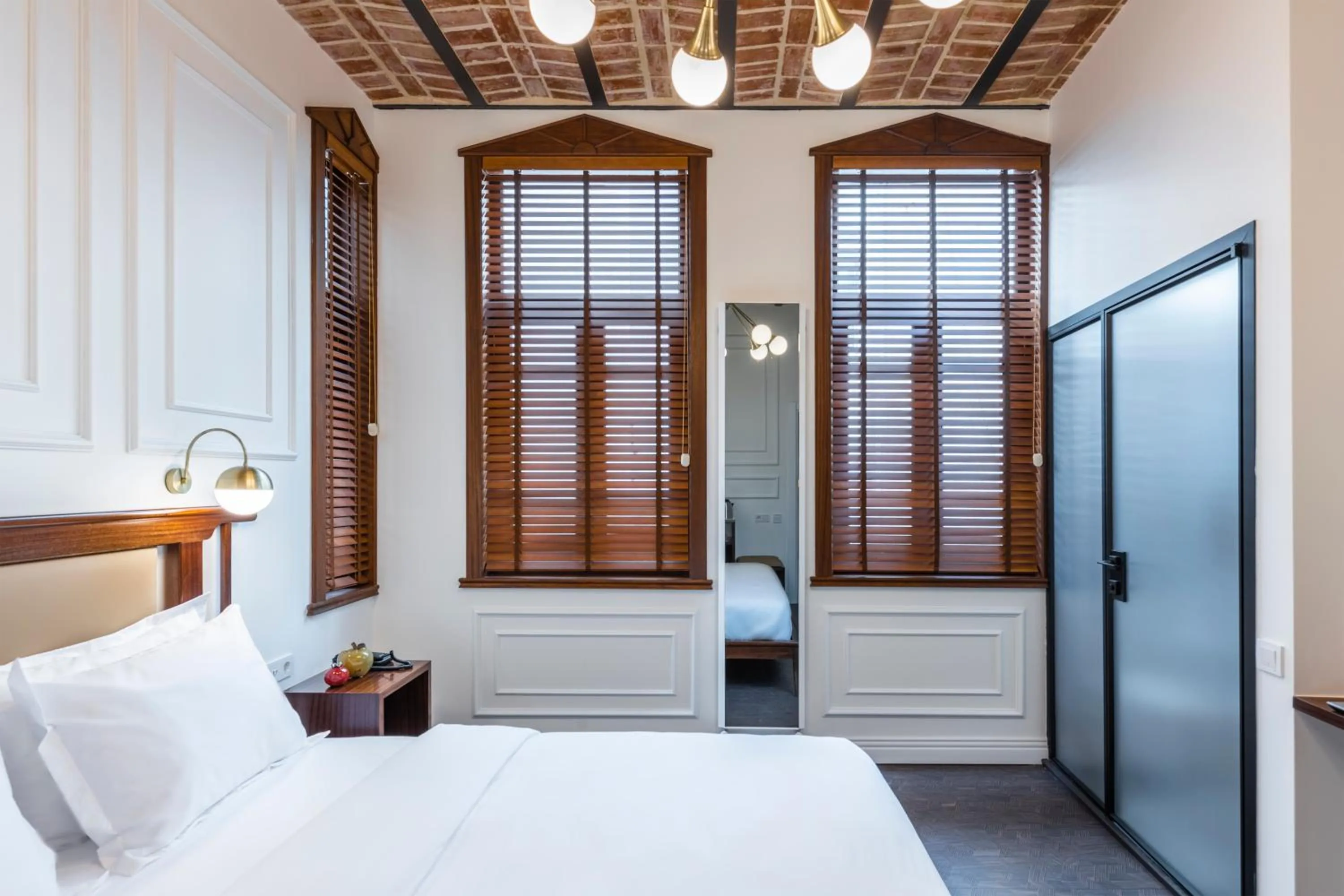 Bed in PeraNox Boutique Hotel