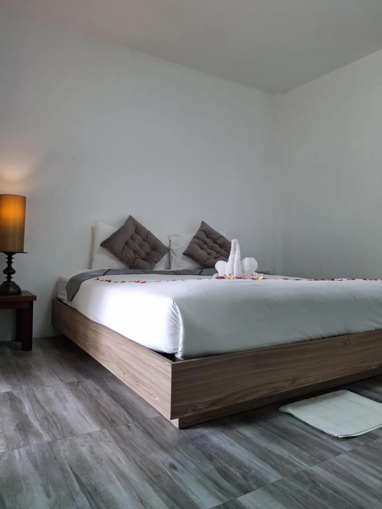 Photo of the whole room, Bed in Phurin Thara Resort