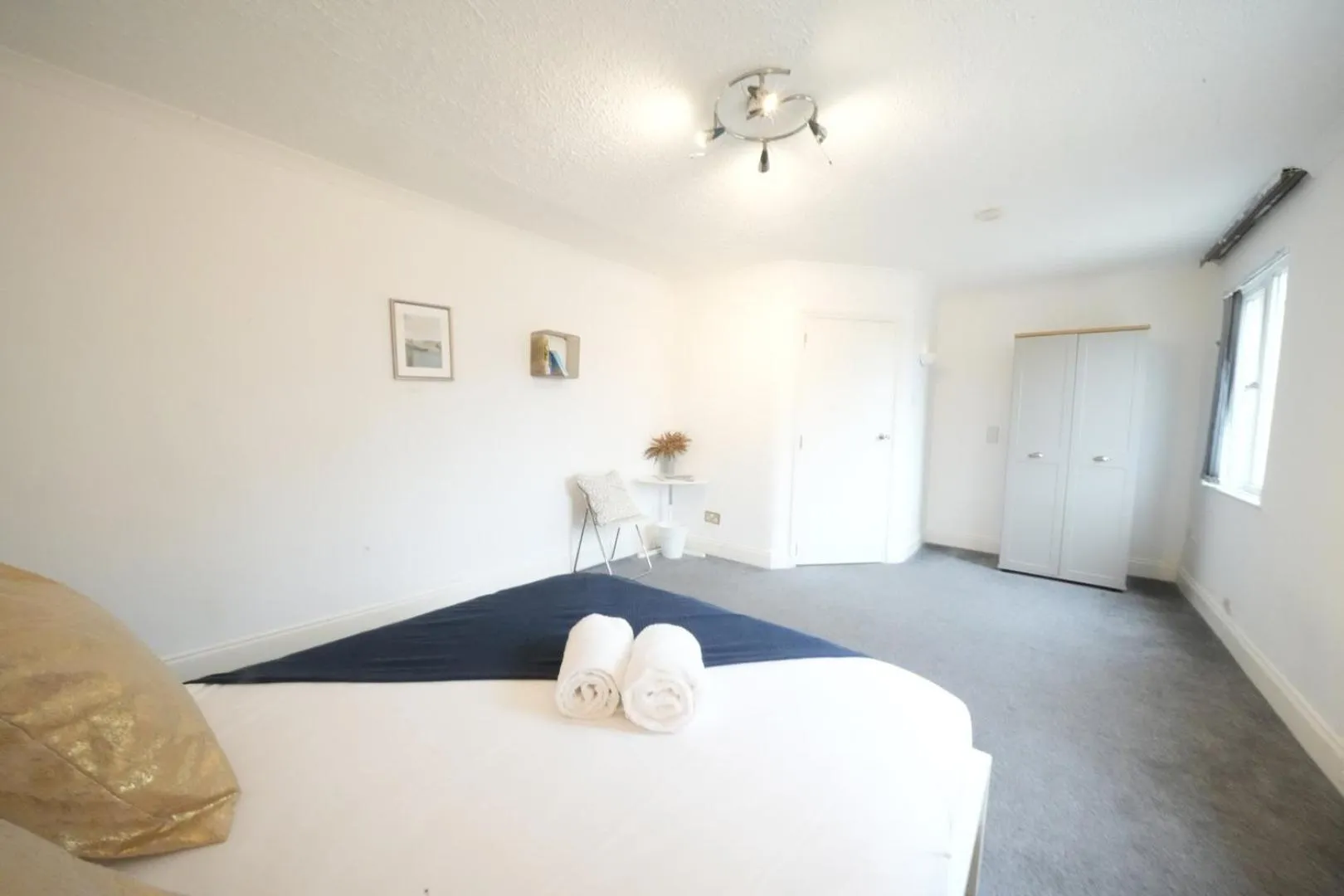 Bed in Airport Comfy Stay