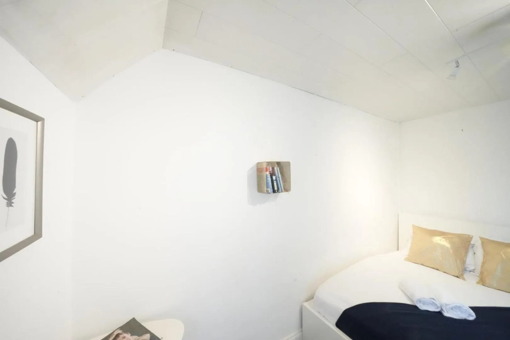 Bed in Airport Comfy Stay