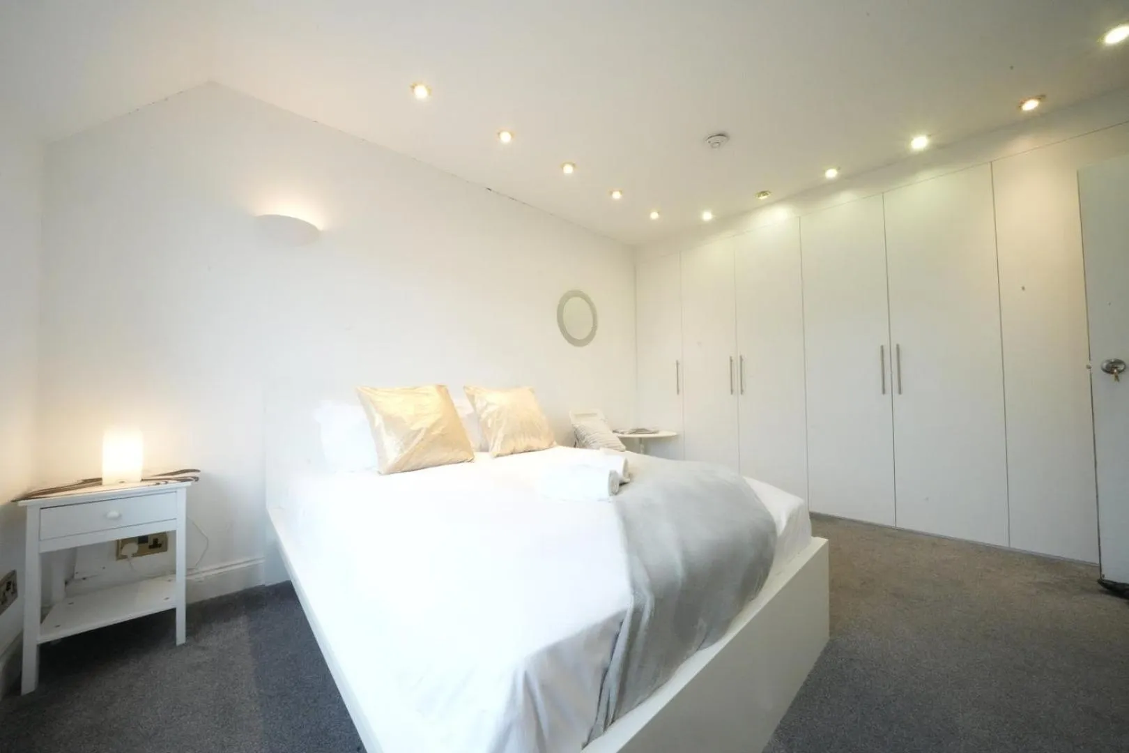 Bed in Airport Comfy Stay