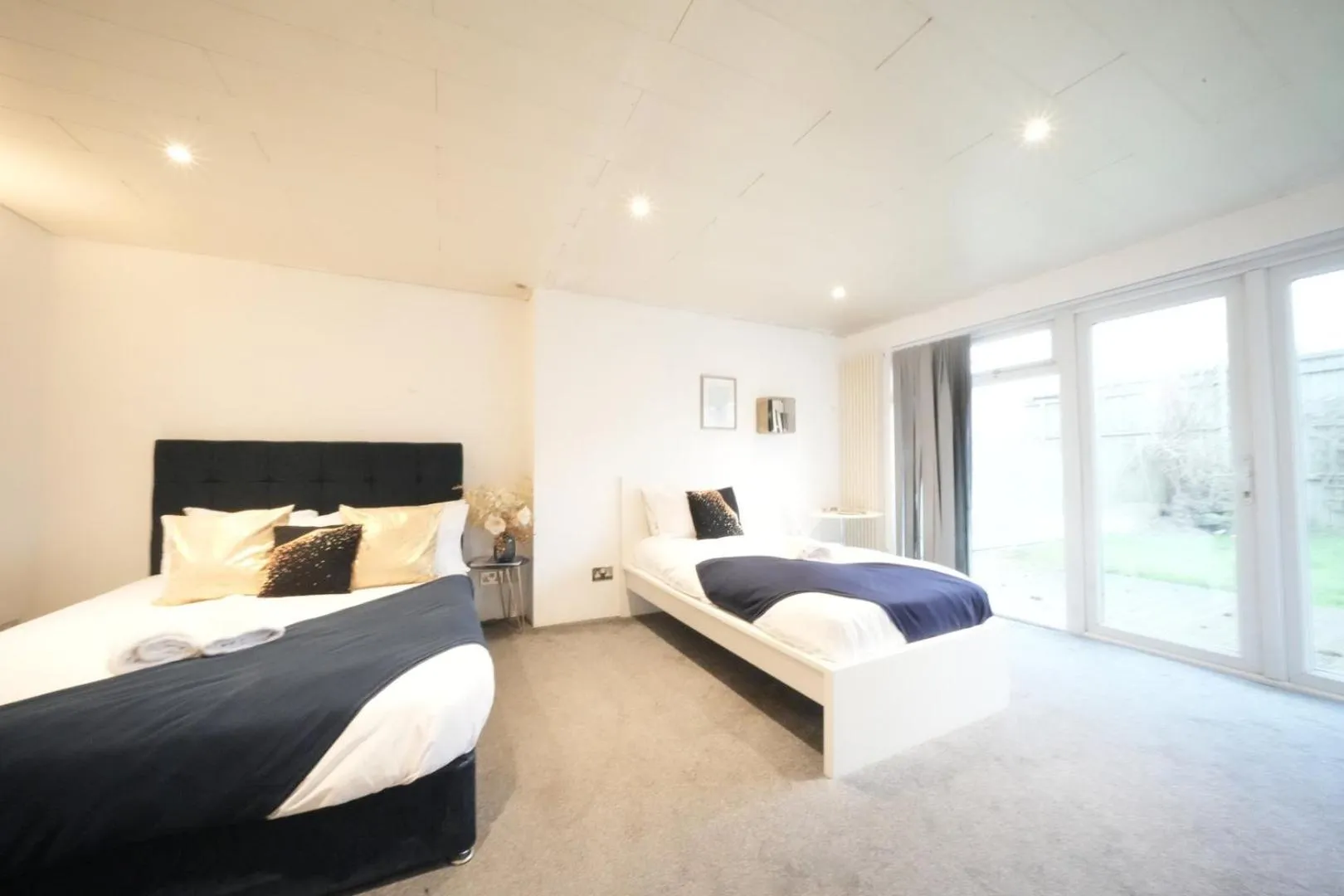 Bed in Airport Comfy Stay