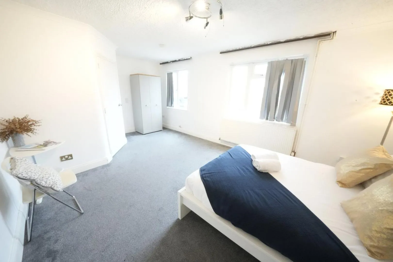 Bed in Airport Comfy Stay