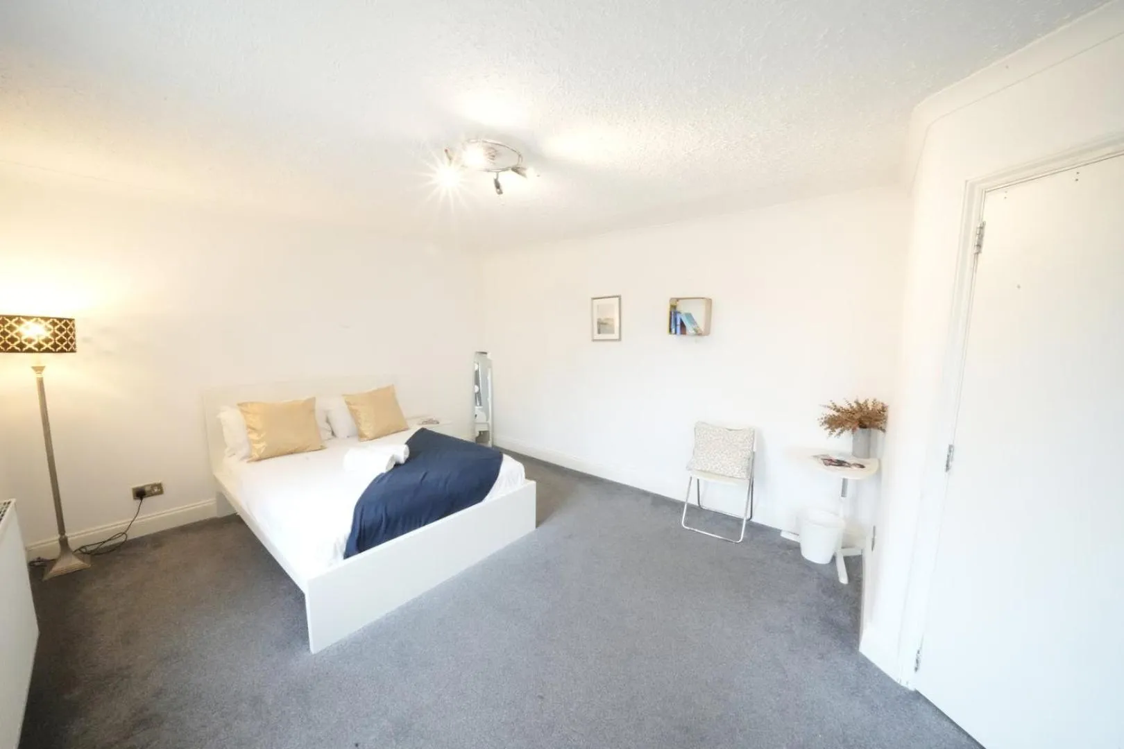 Bed in Airport Comfy Stay