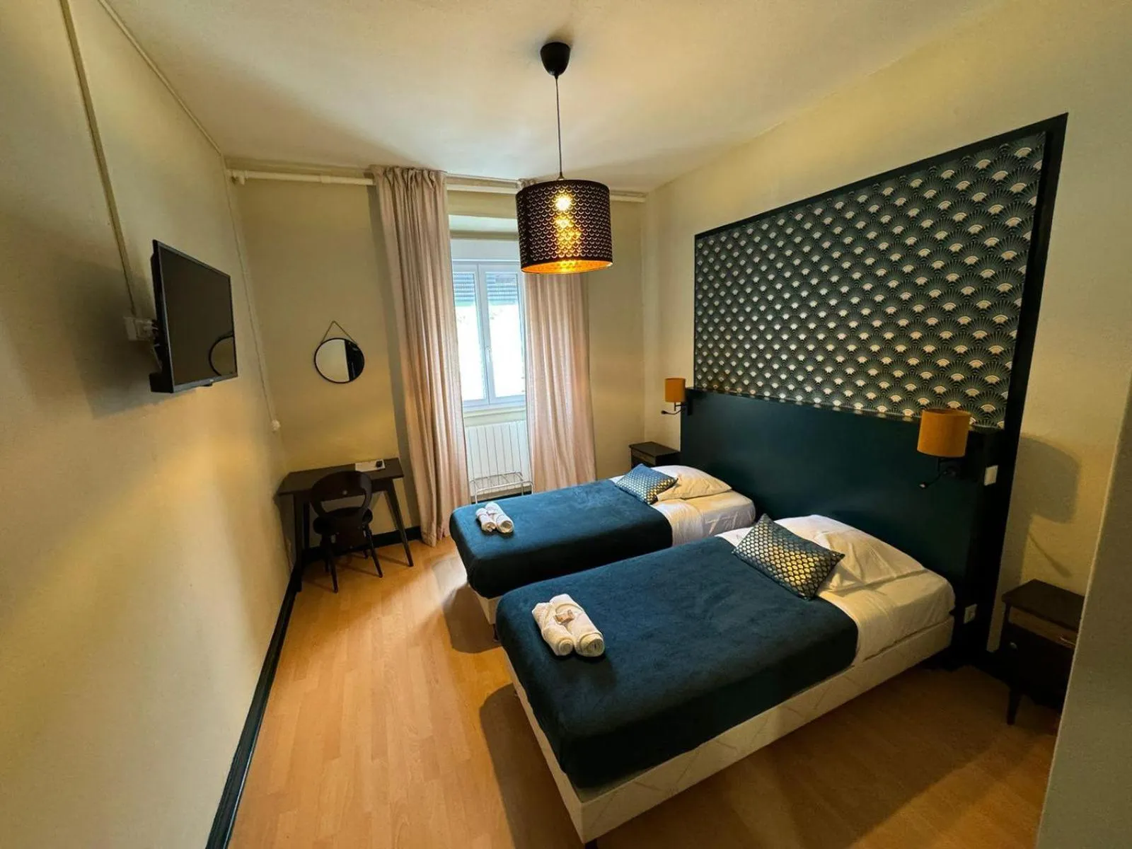 Bedroom, Bed in Grand hôtel de l'Europe