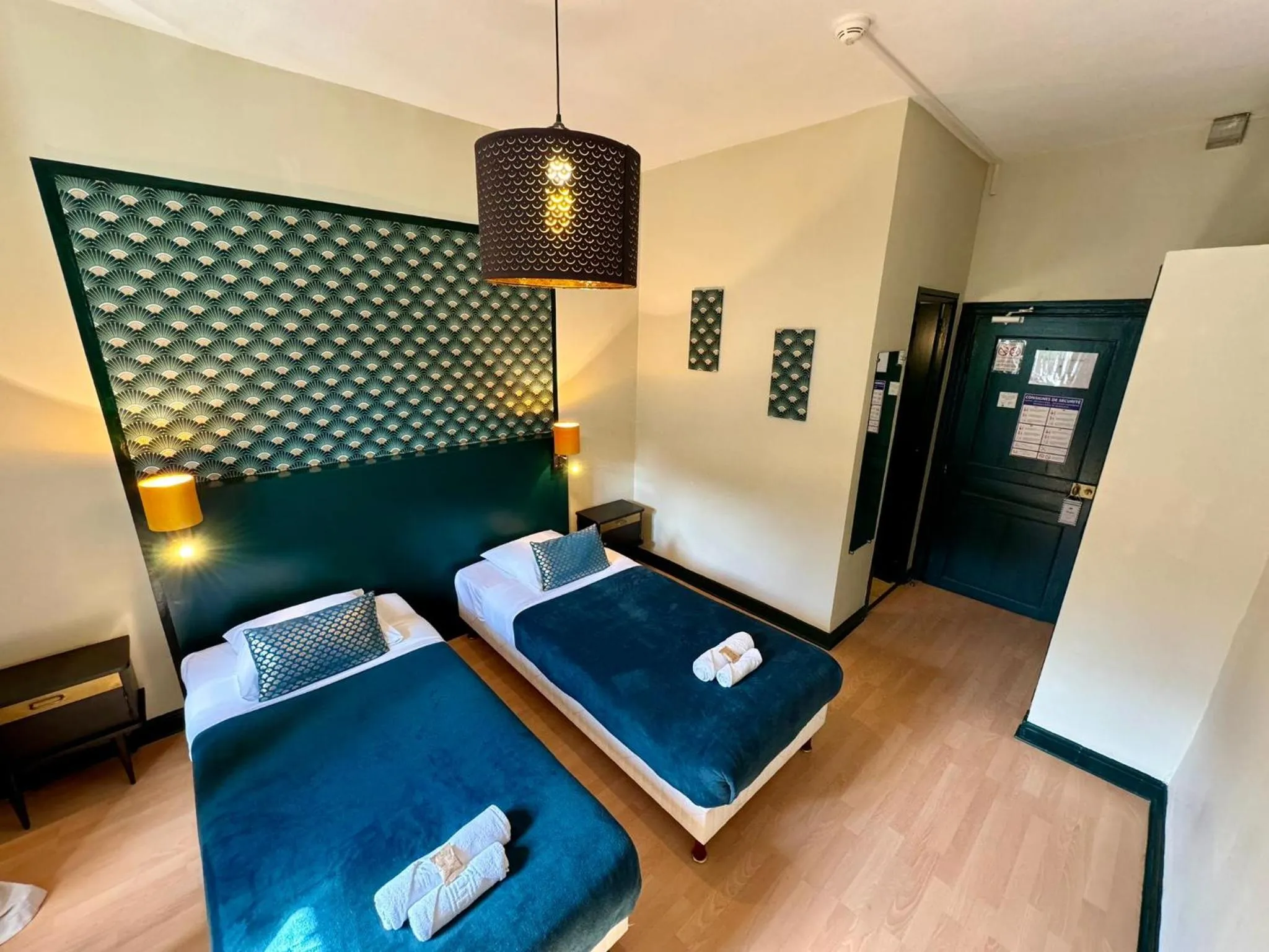 Bedroom, Bed in Grand hôtel de l'Europe