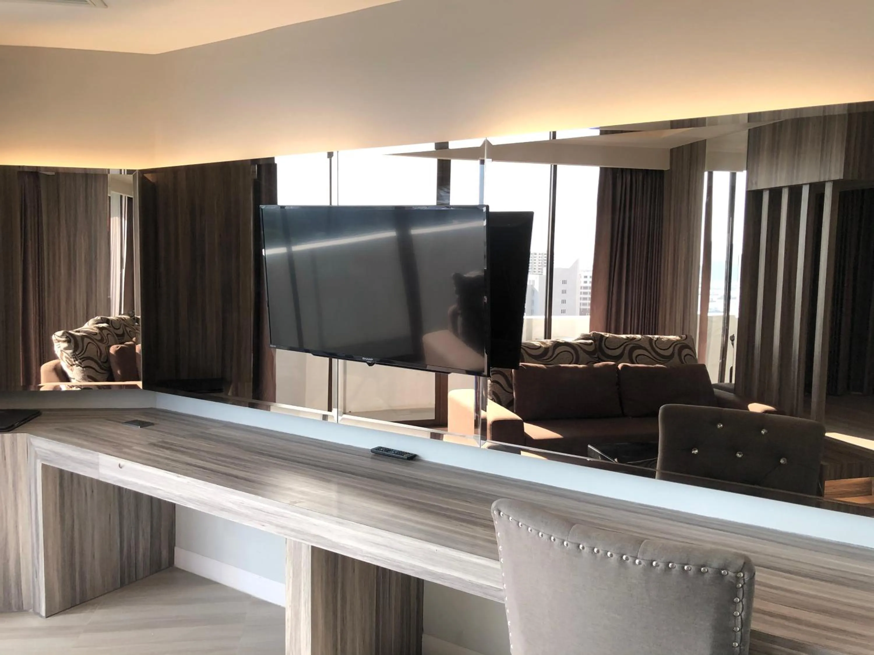 Communal lounge/ TV room in Hermann Hotel Pattaya - SHA Extra Plus