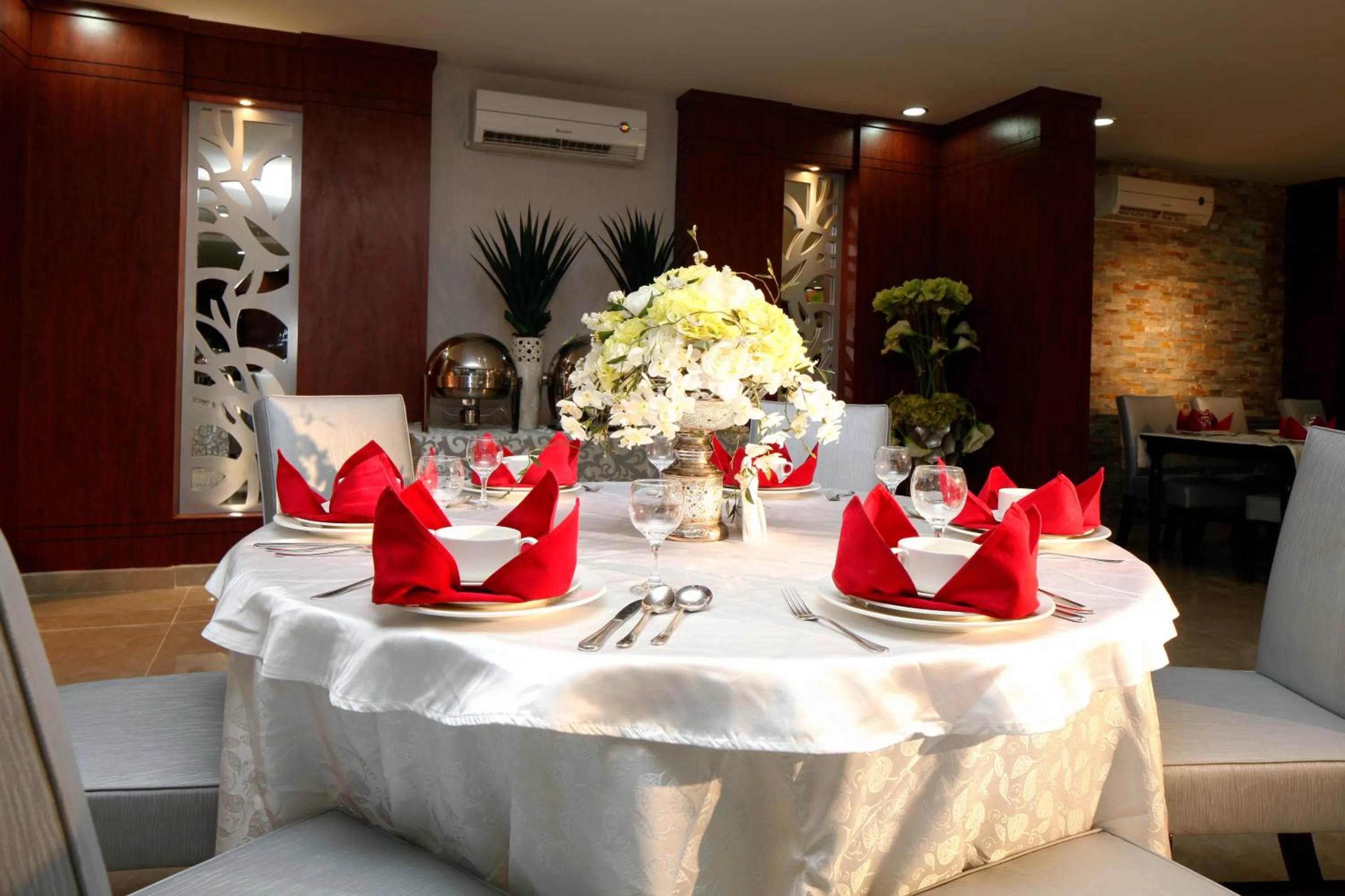 Restaurant/places to eat in Haven Plaza