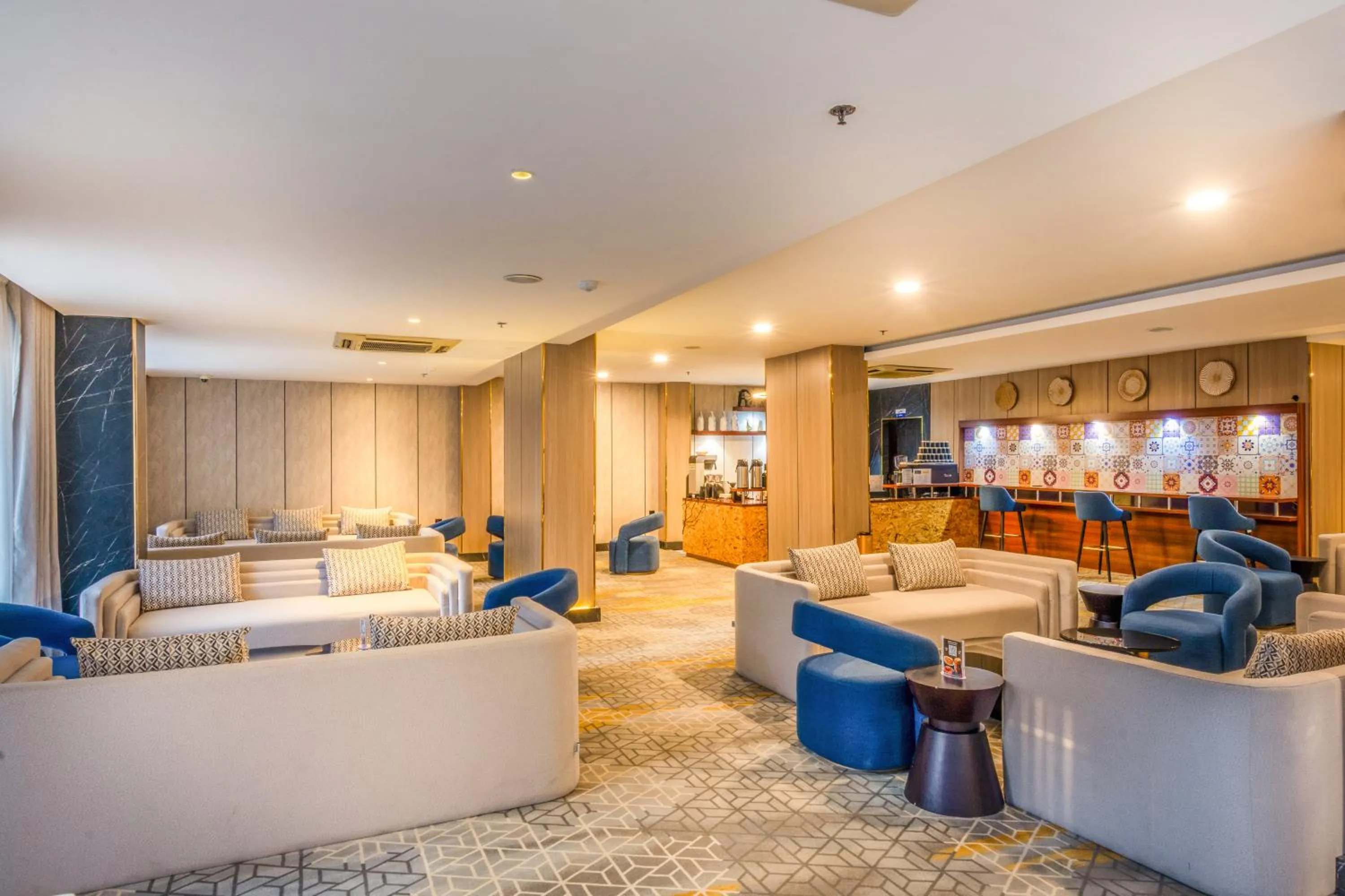 Almsakn Alola Hotel Company