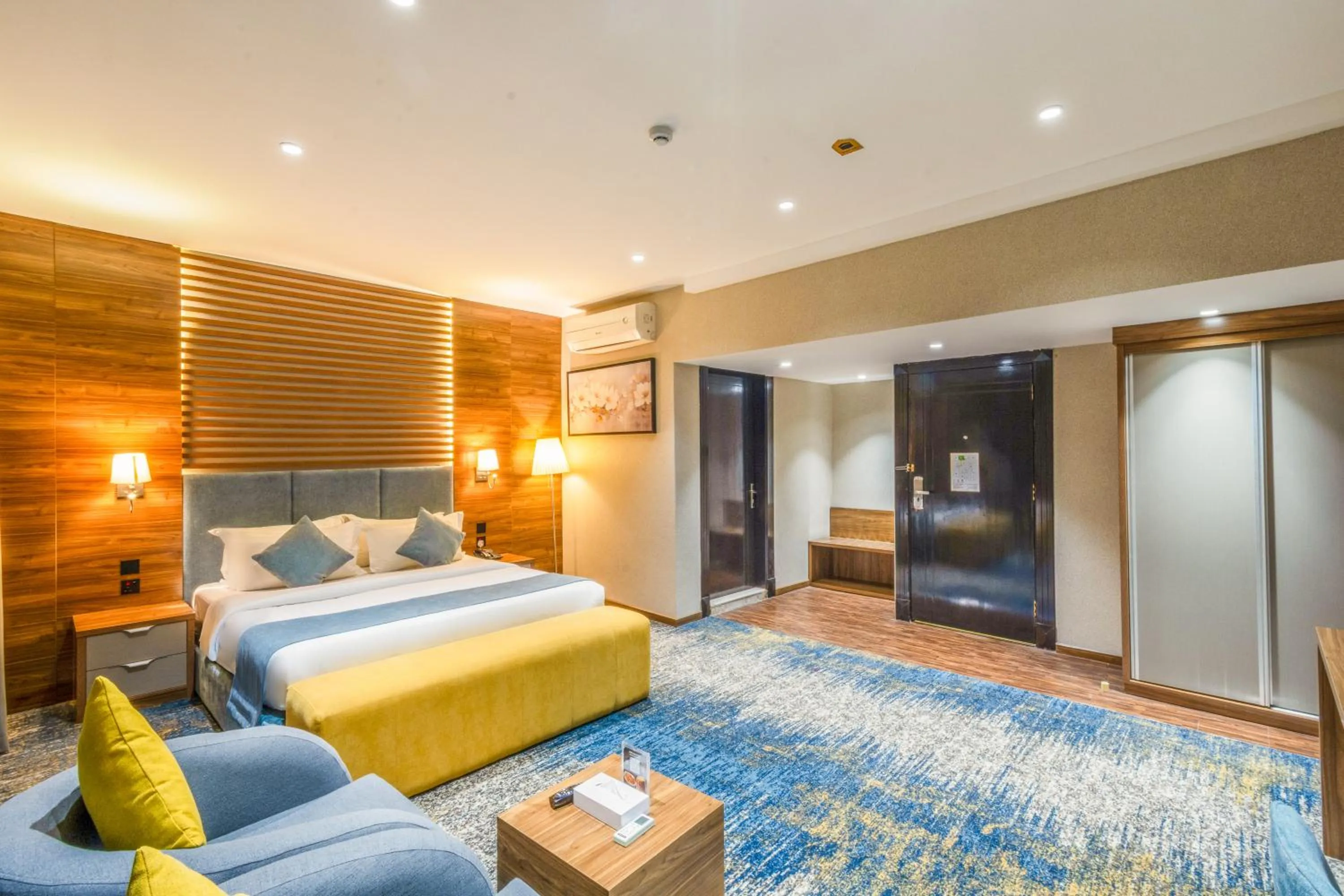 Bed in Almsakn Alola Hotel Company