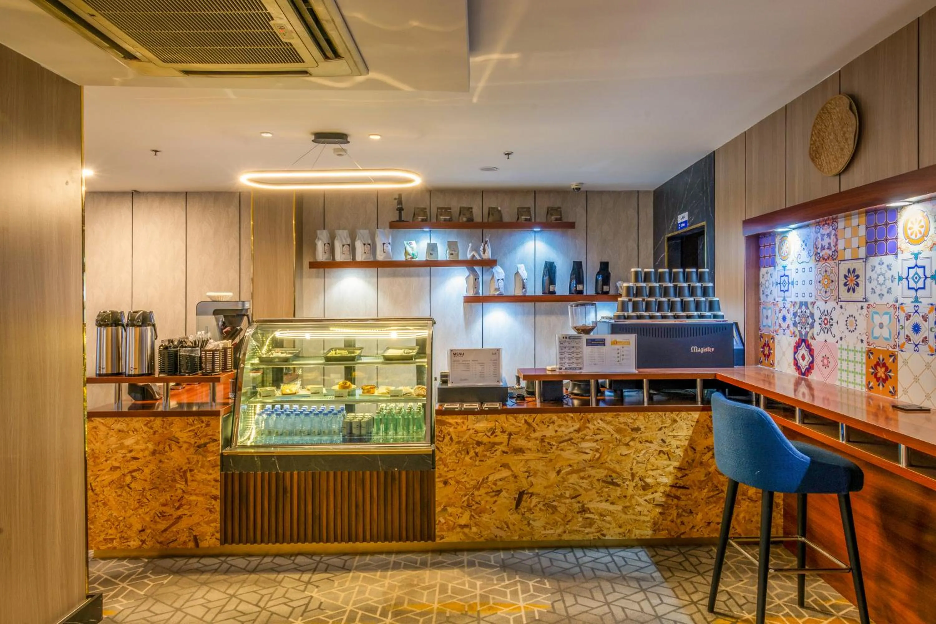 Almsakn Alola Hotel Company