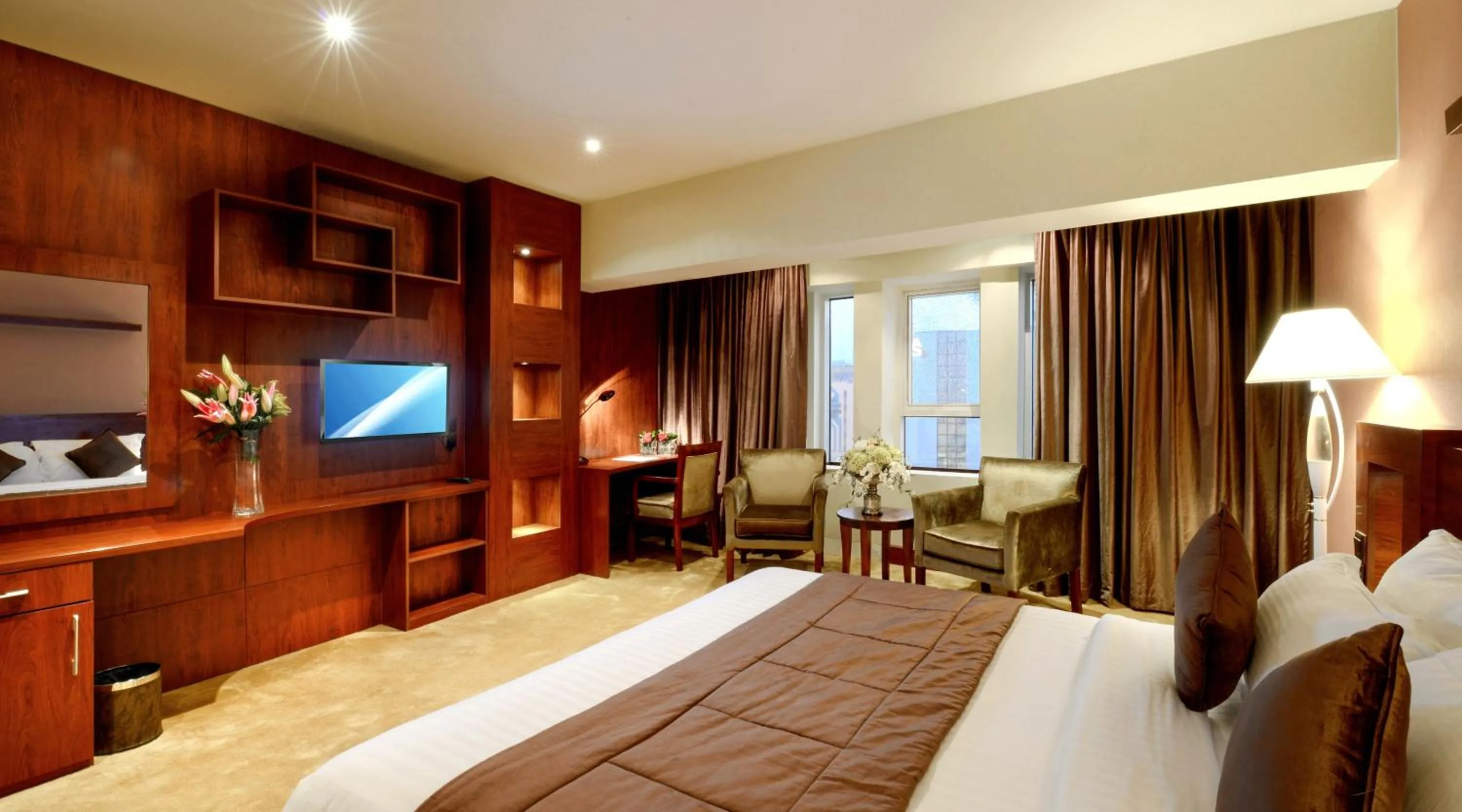 Photo of the whole room, Bed in Haven Plaza