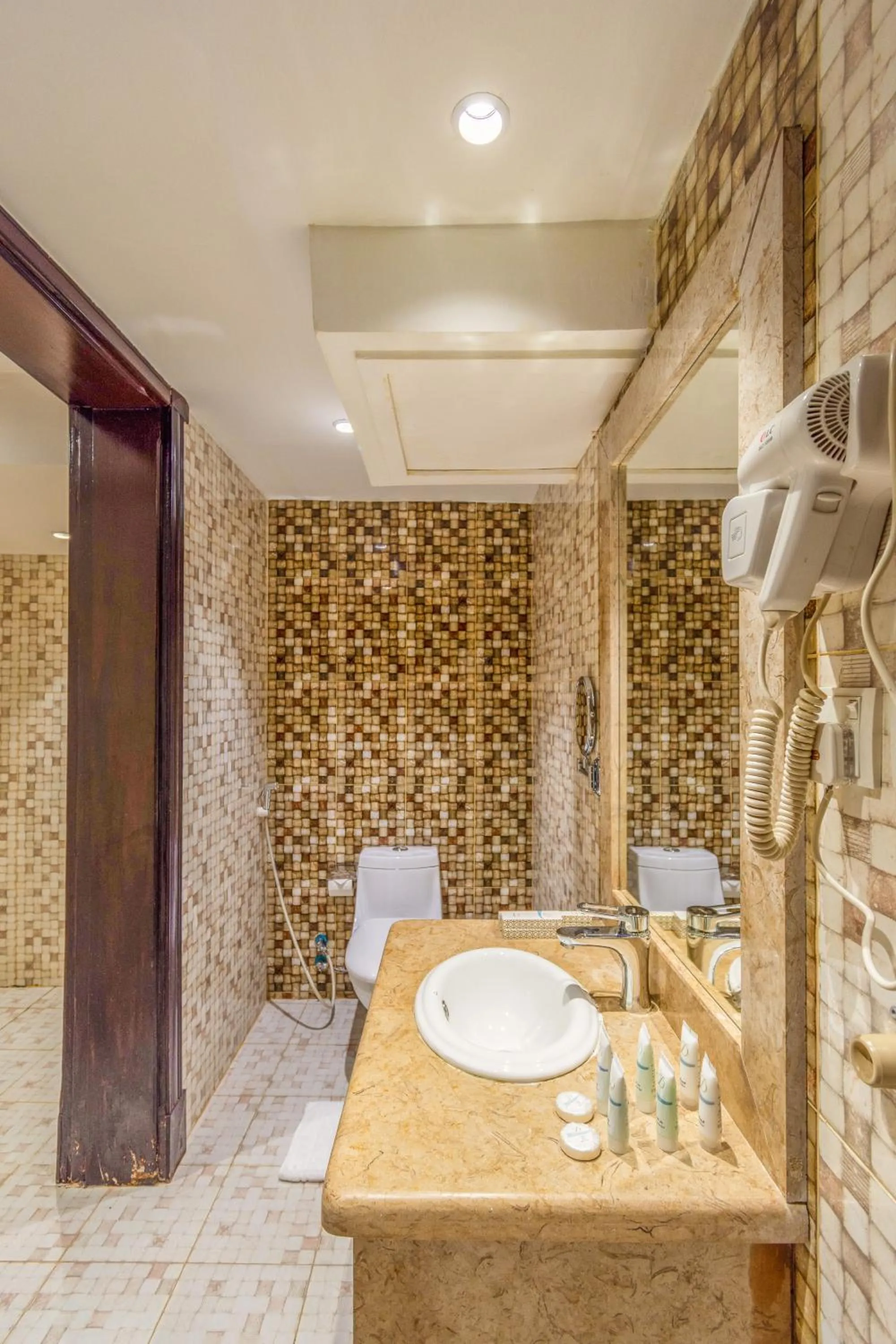 Almsakn Alola Hotel Company