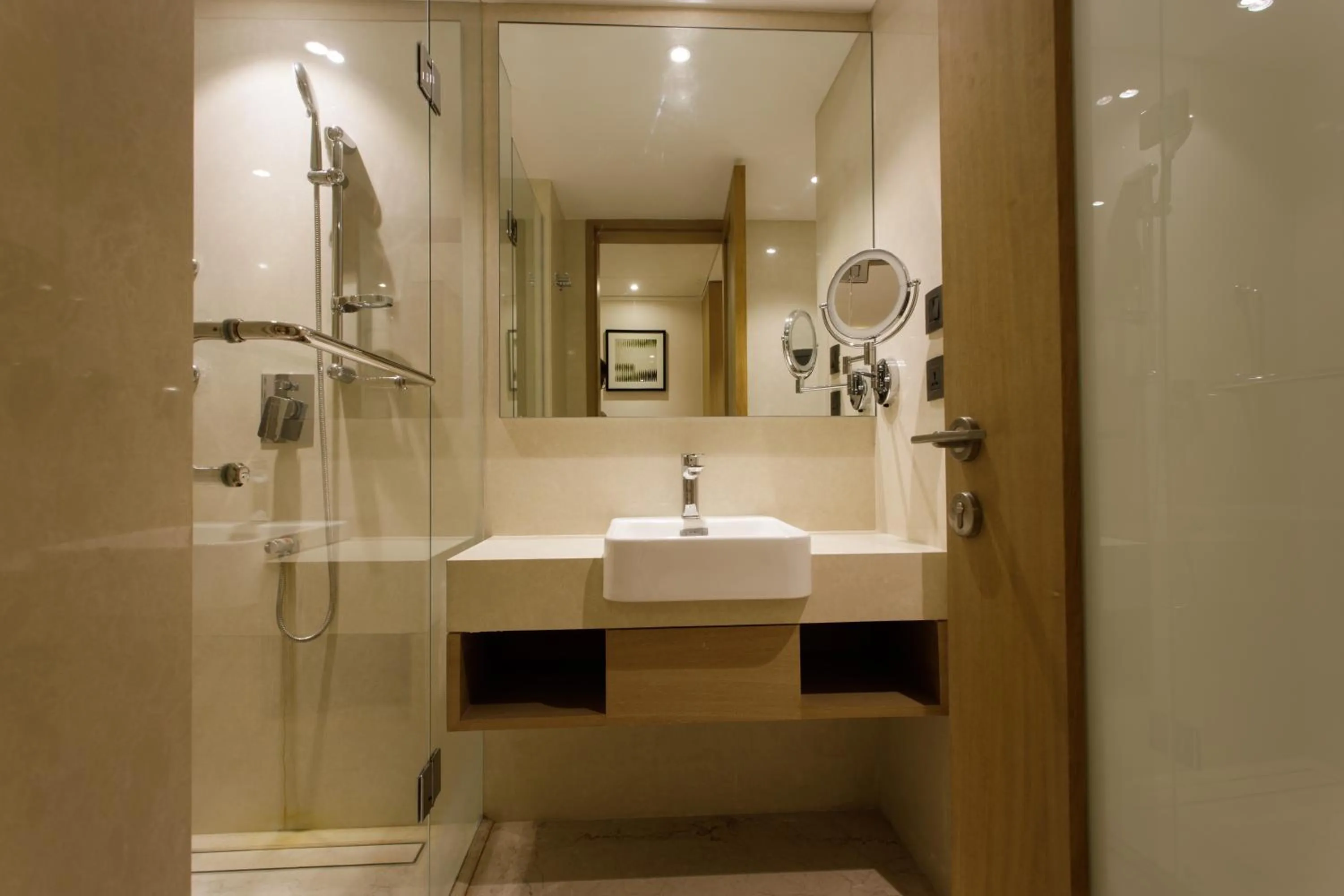 Bathroom in Sayaji Jamnagar