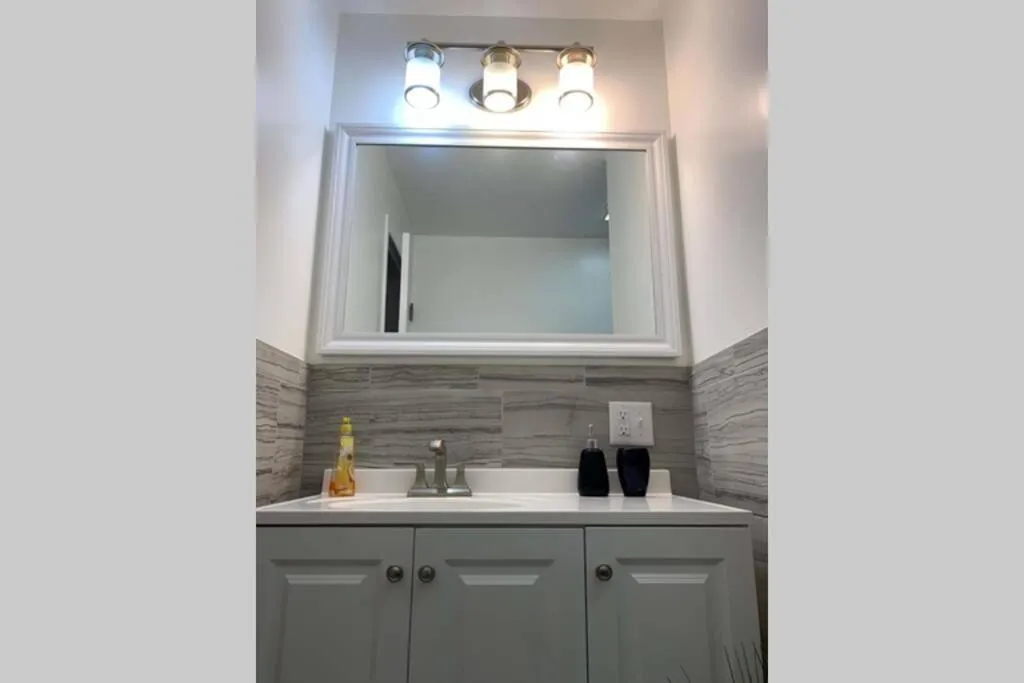 Bathroom in The Gorge View Villa- With Private Yard & Free Parking-see full listing info