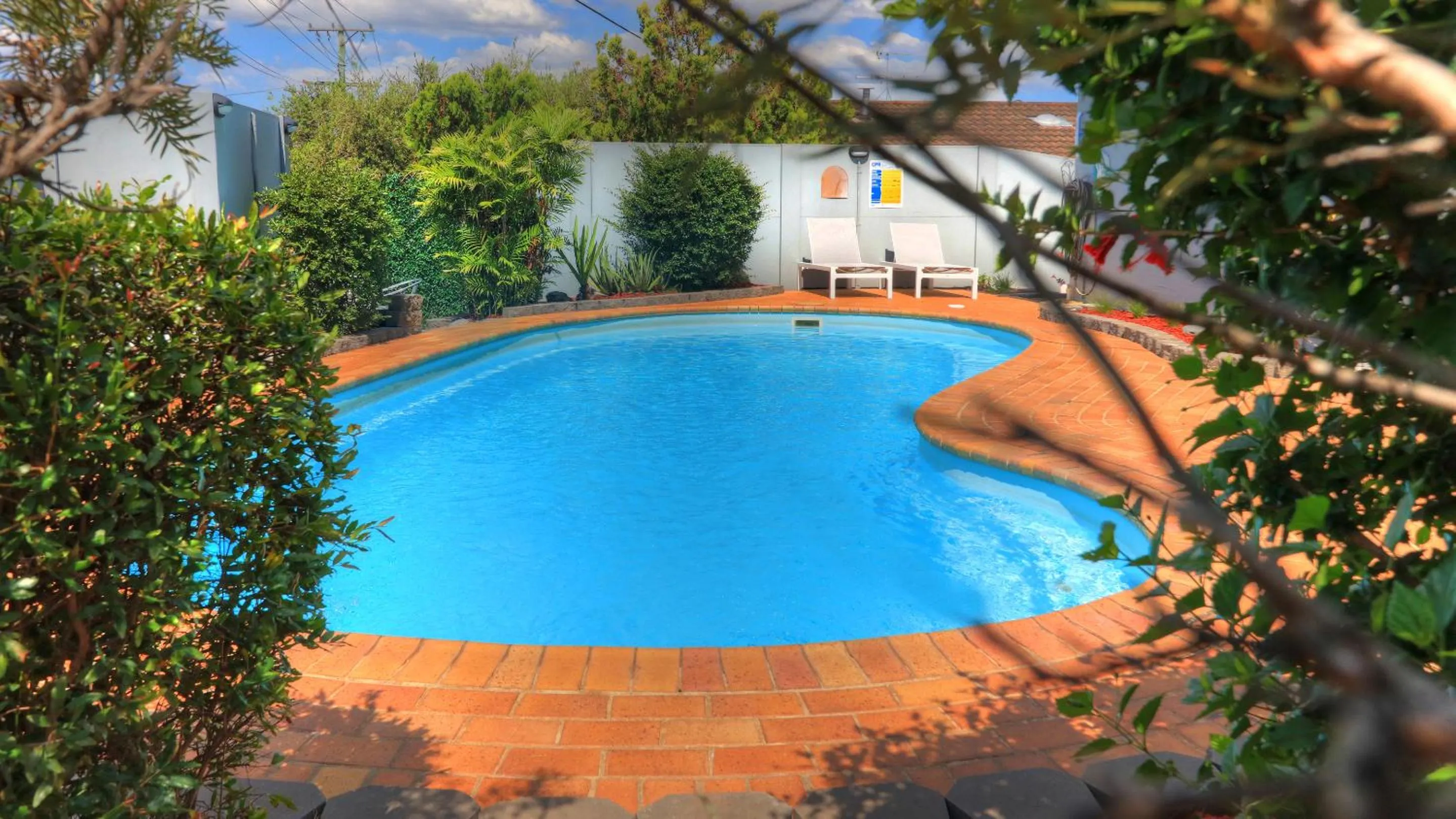 Swimming pool in Grafton Lodge Motel