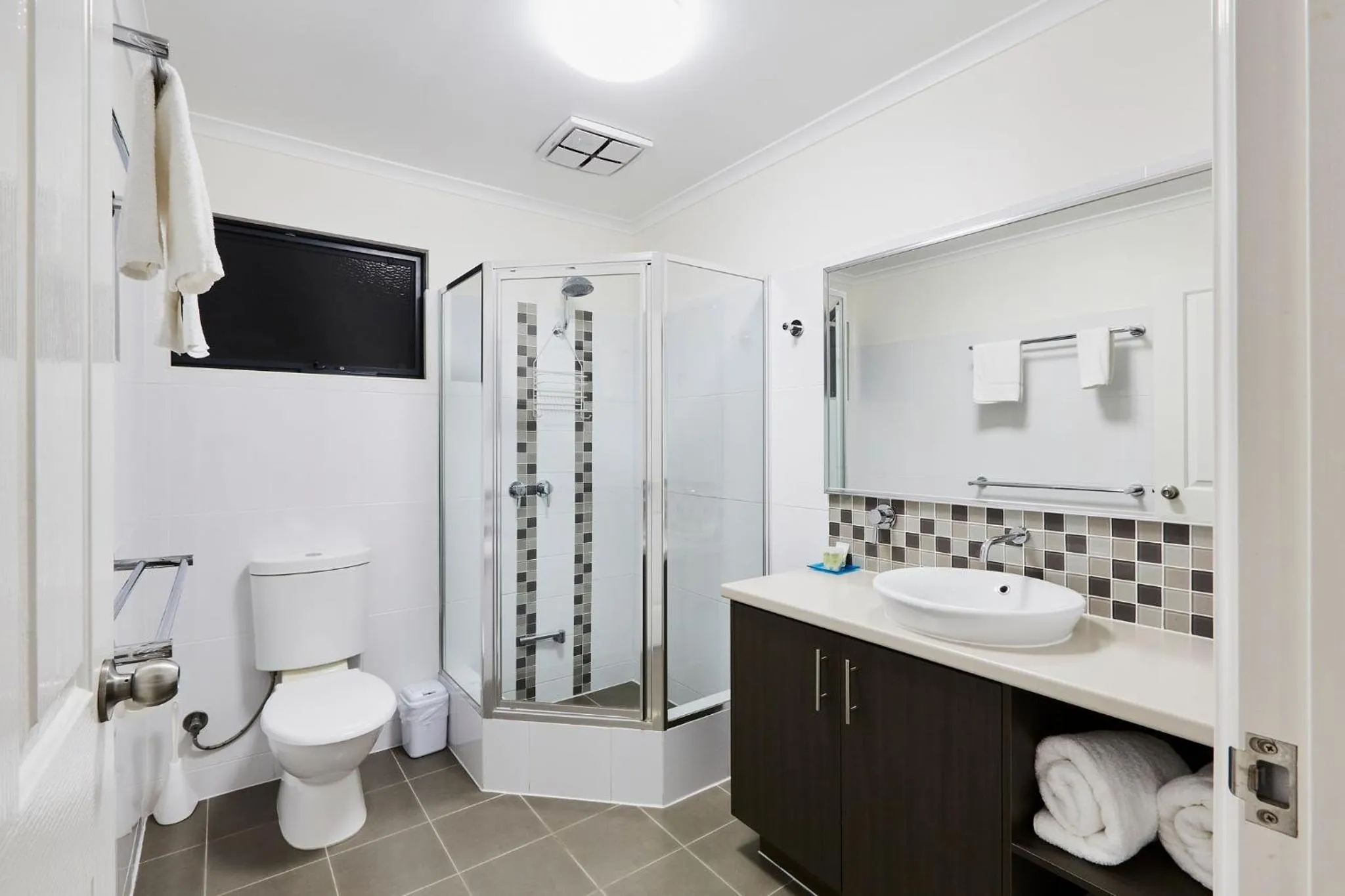 Shower in BIG4 Breeze Holiday Parks - Busselton