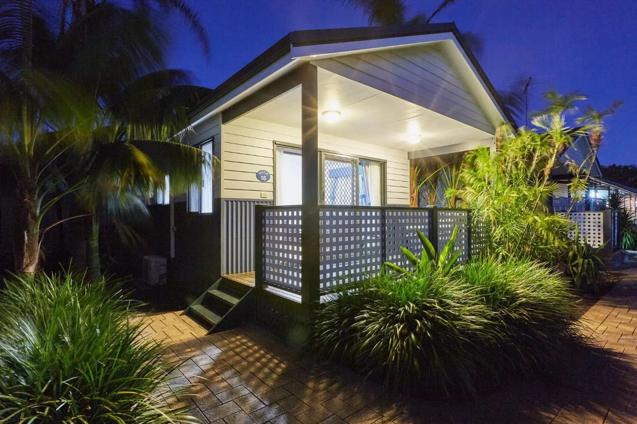 Deluxe Two-Bedroom Villa with Spa Bath in BIG4 Breeze Holiday Parks - Busselton Deluxe Two-Bedroom Villa with Spa Bath in BIG4 Breeze Holiday Parks - Busselton