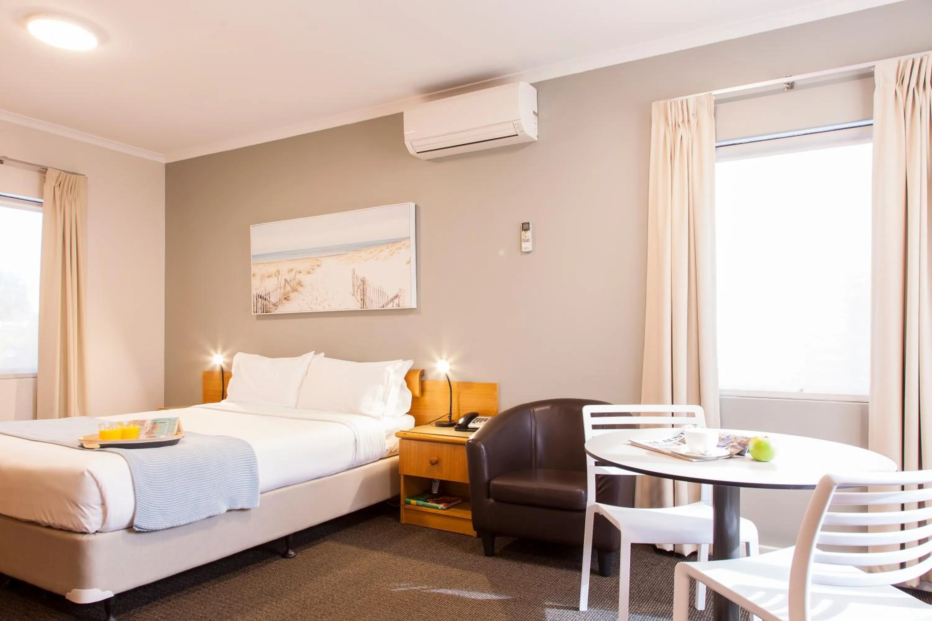 Bedroom, Bed in Kings Park Motel